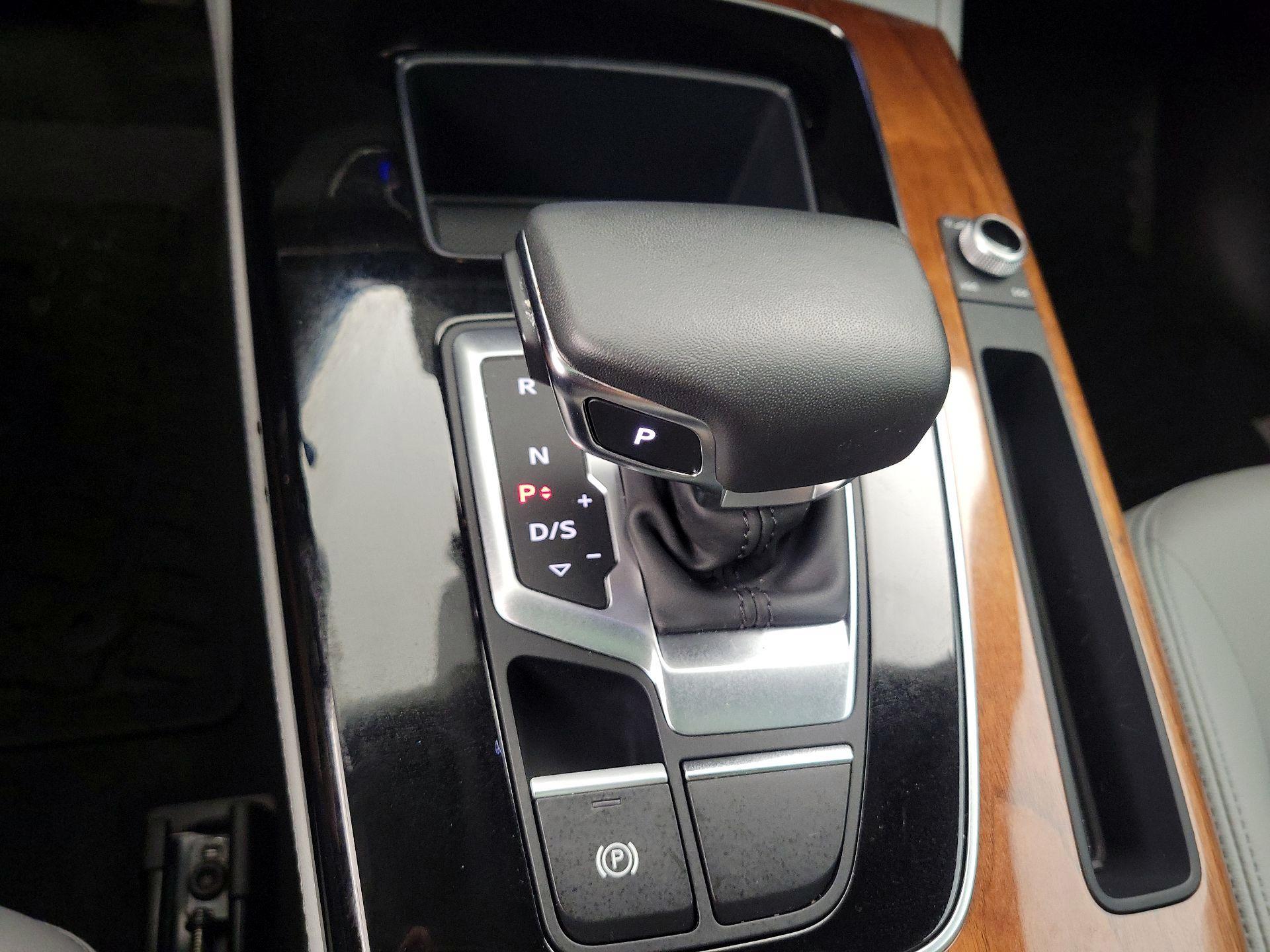 Thumbnail: 2023 Audi Q5 - 17