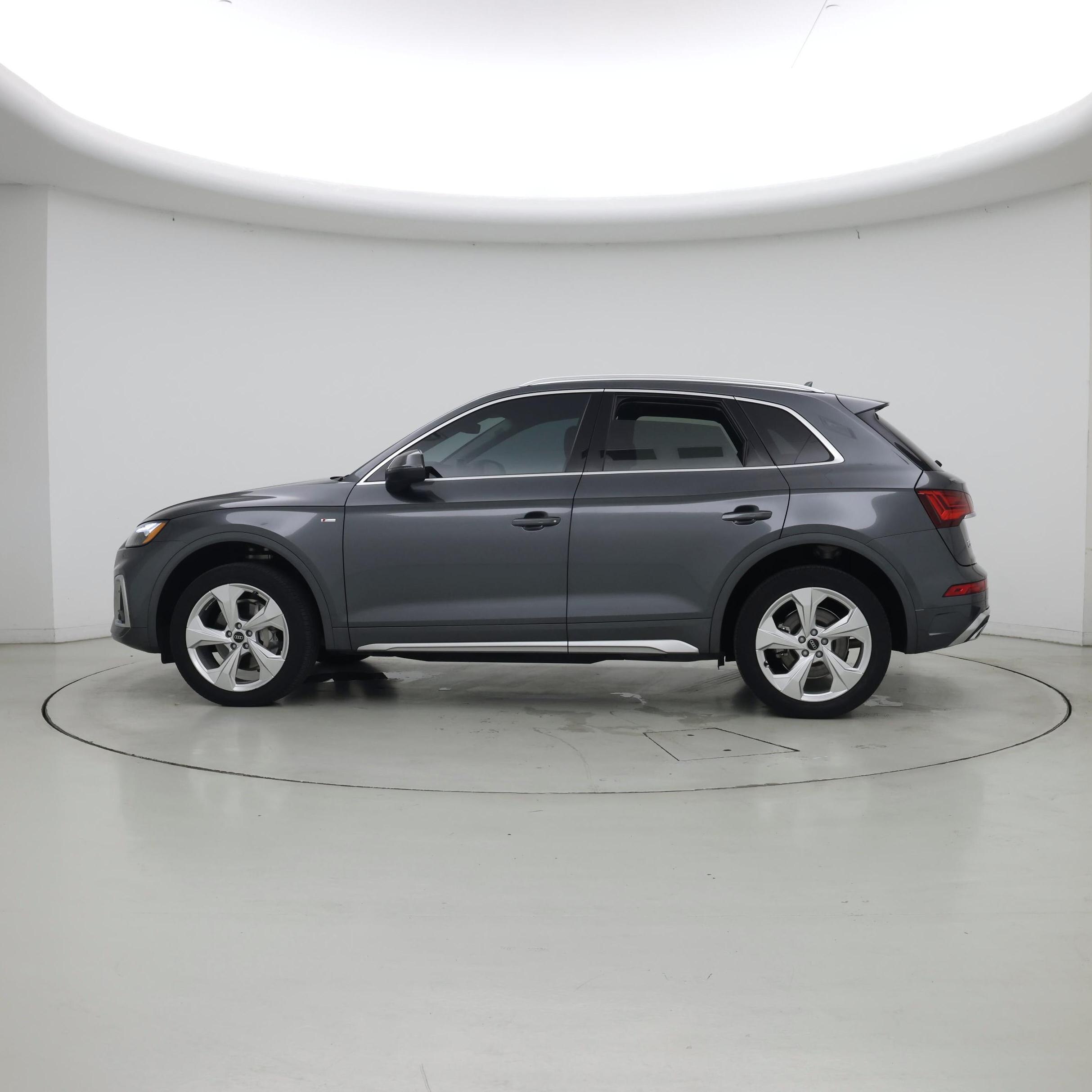 Thumbnail: 2023 Audi Q5 - 3