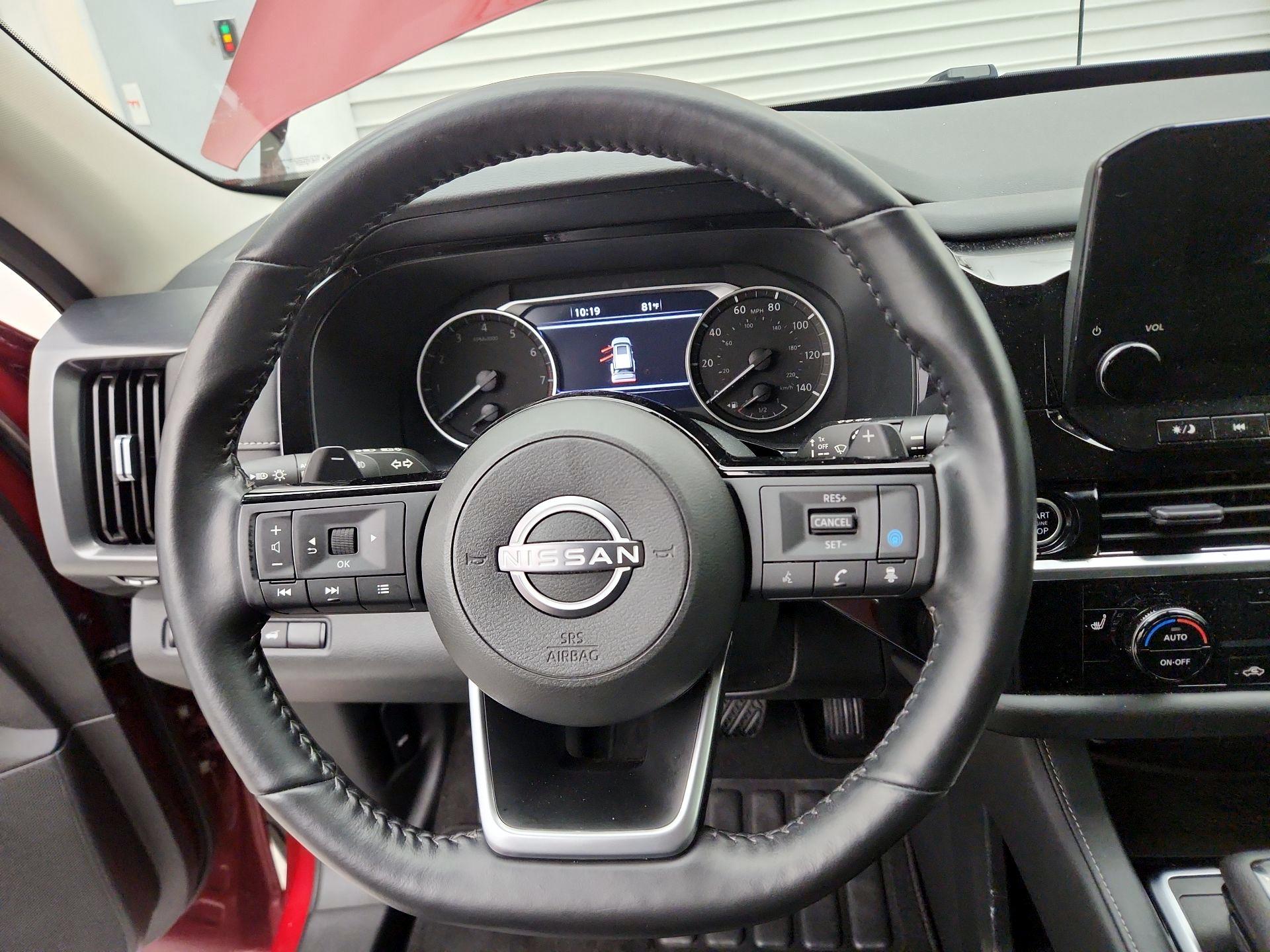 Thumbnail: 2023 Nissan Pathfinder - 10