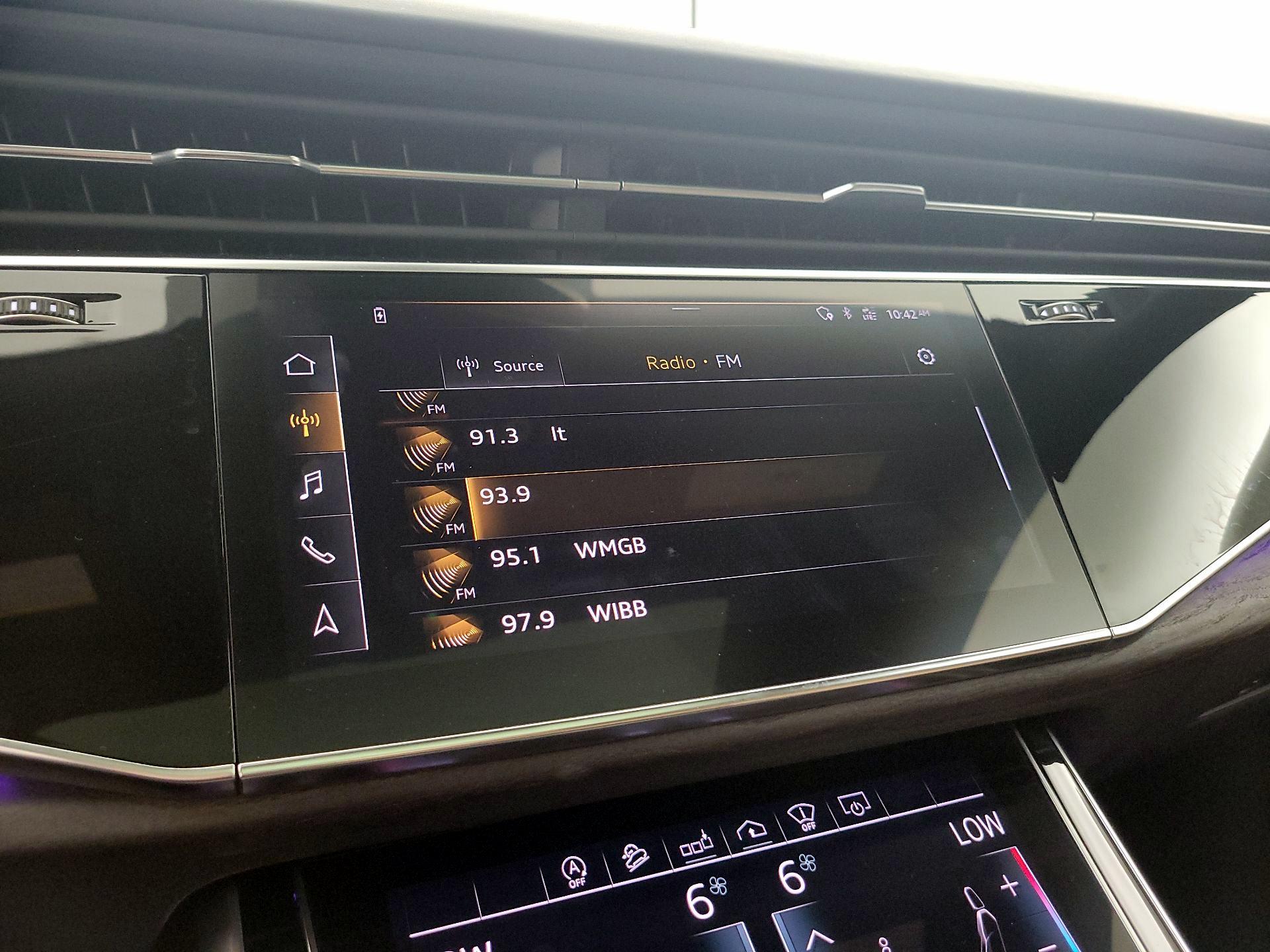 Thumbnail: 2020 Audi Q8 - 16