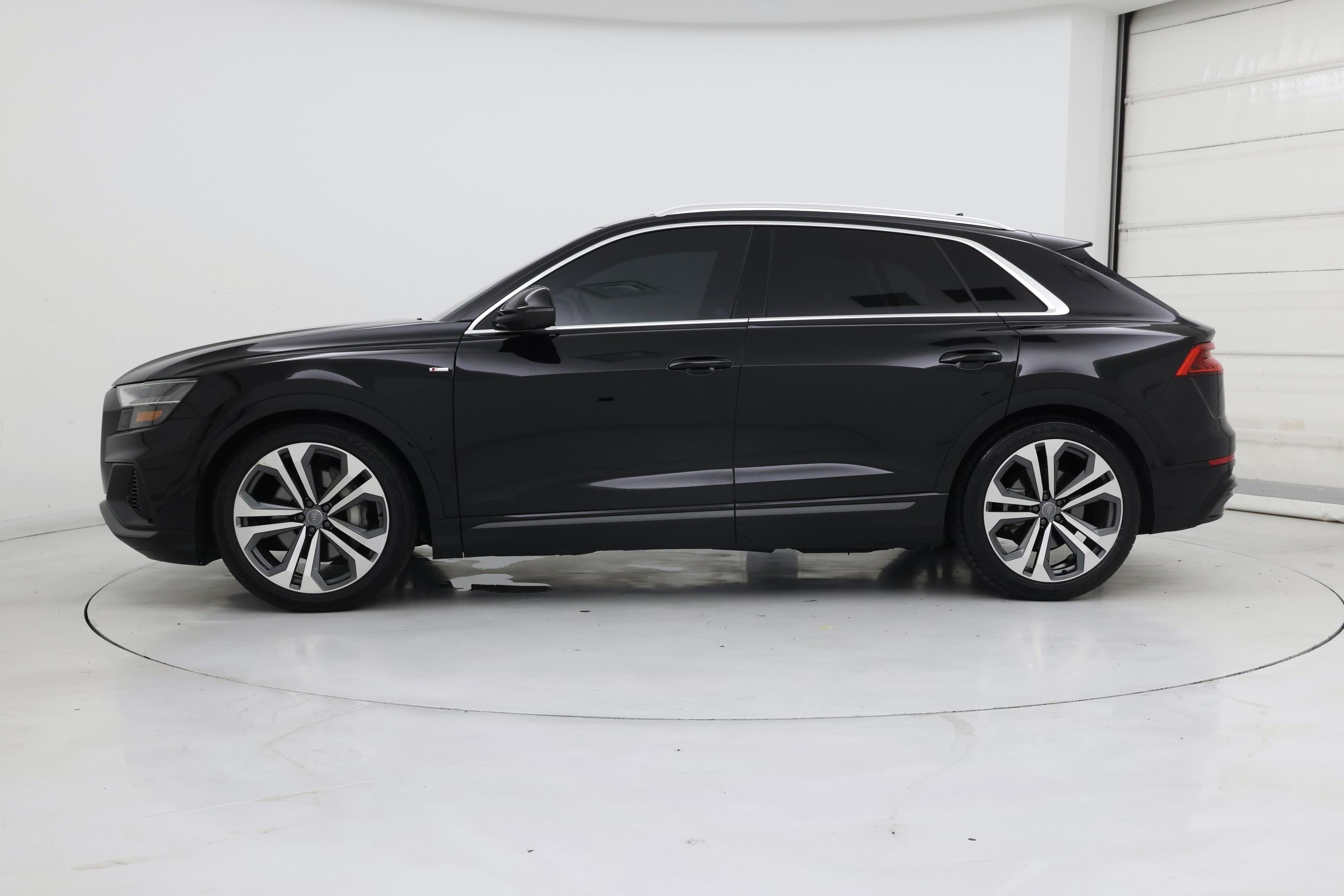 Thumbnail: 2020 Audi Q8 - 3