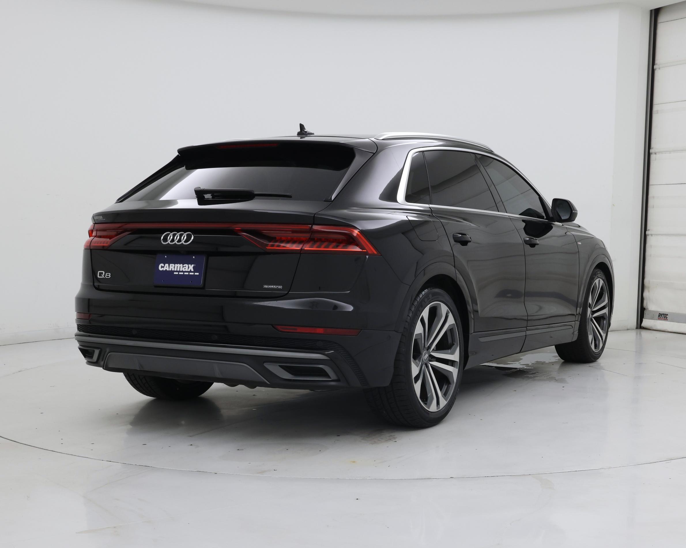 Thumbnail: 2020 Audi Q8 - 8