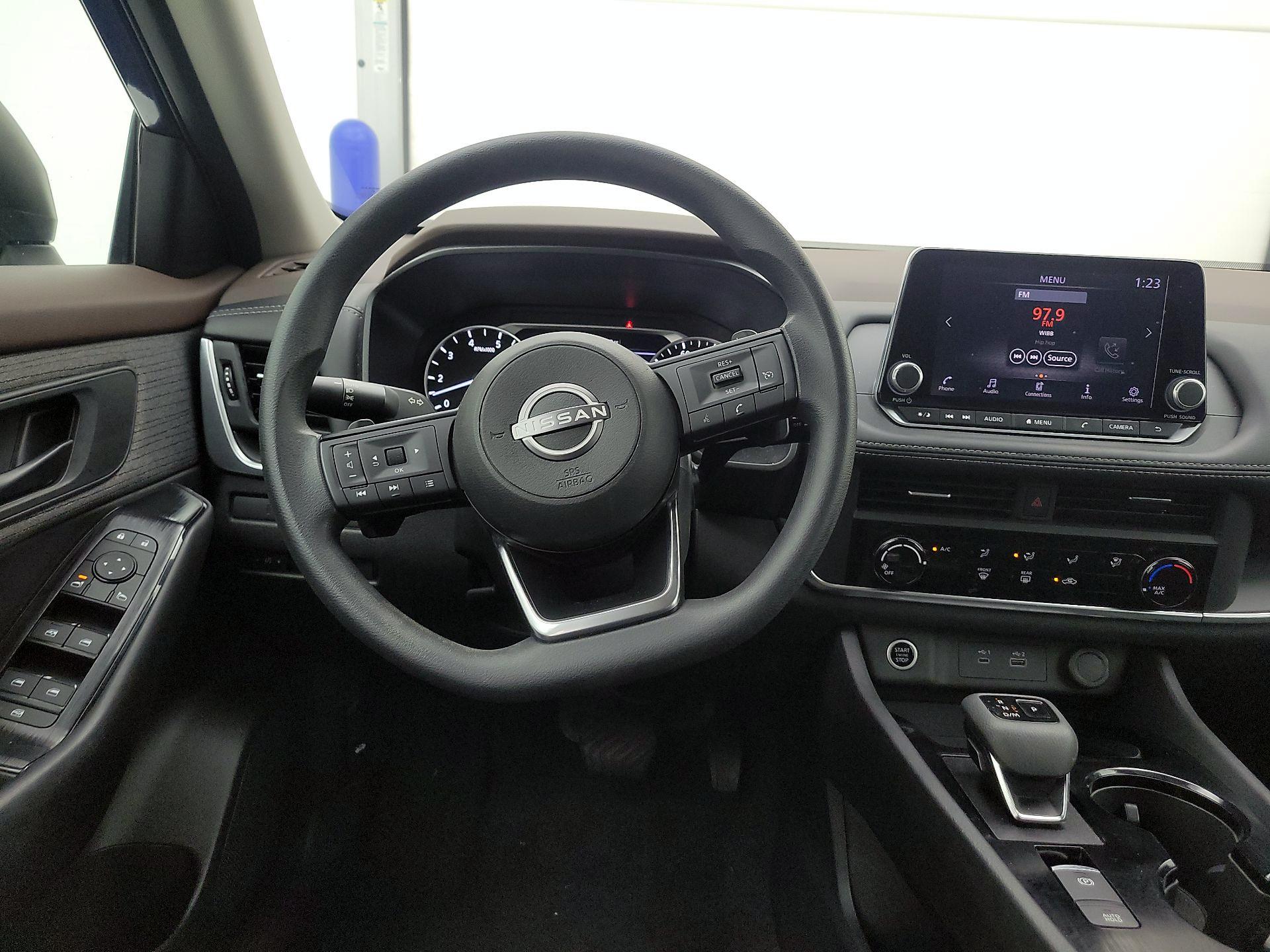 Thumbnail: 2023 Nissan Rogue - 10