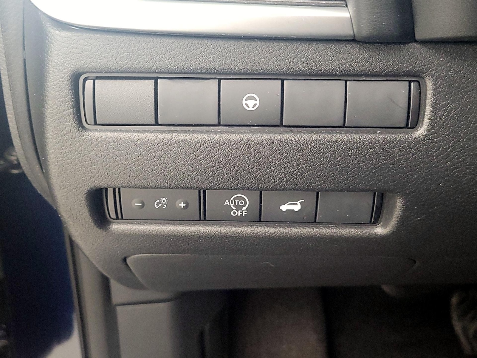 2024 Nissan Rogue SV - Photo 14