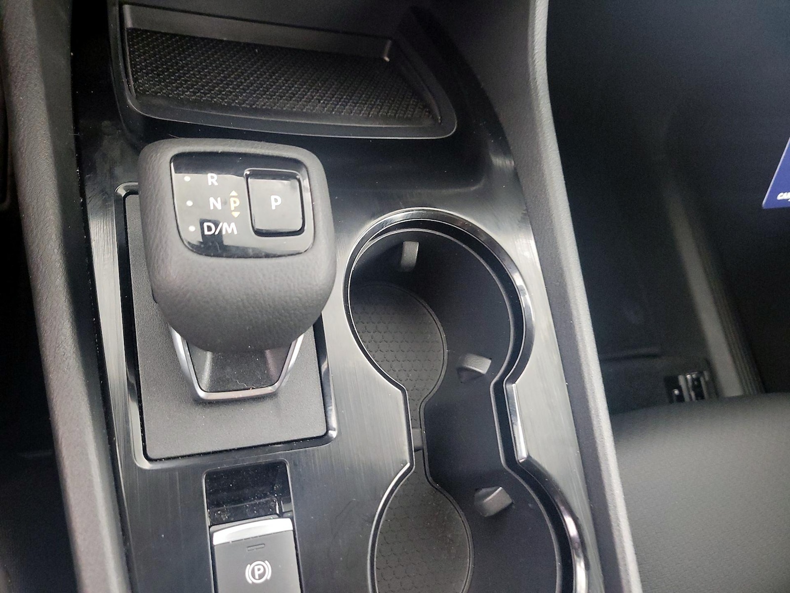 2024 Nissan Rogue SV - Photo 18