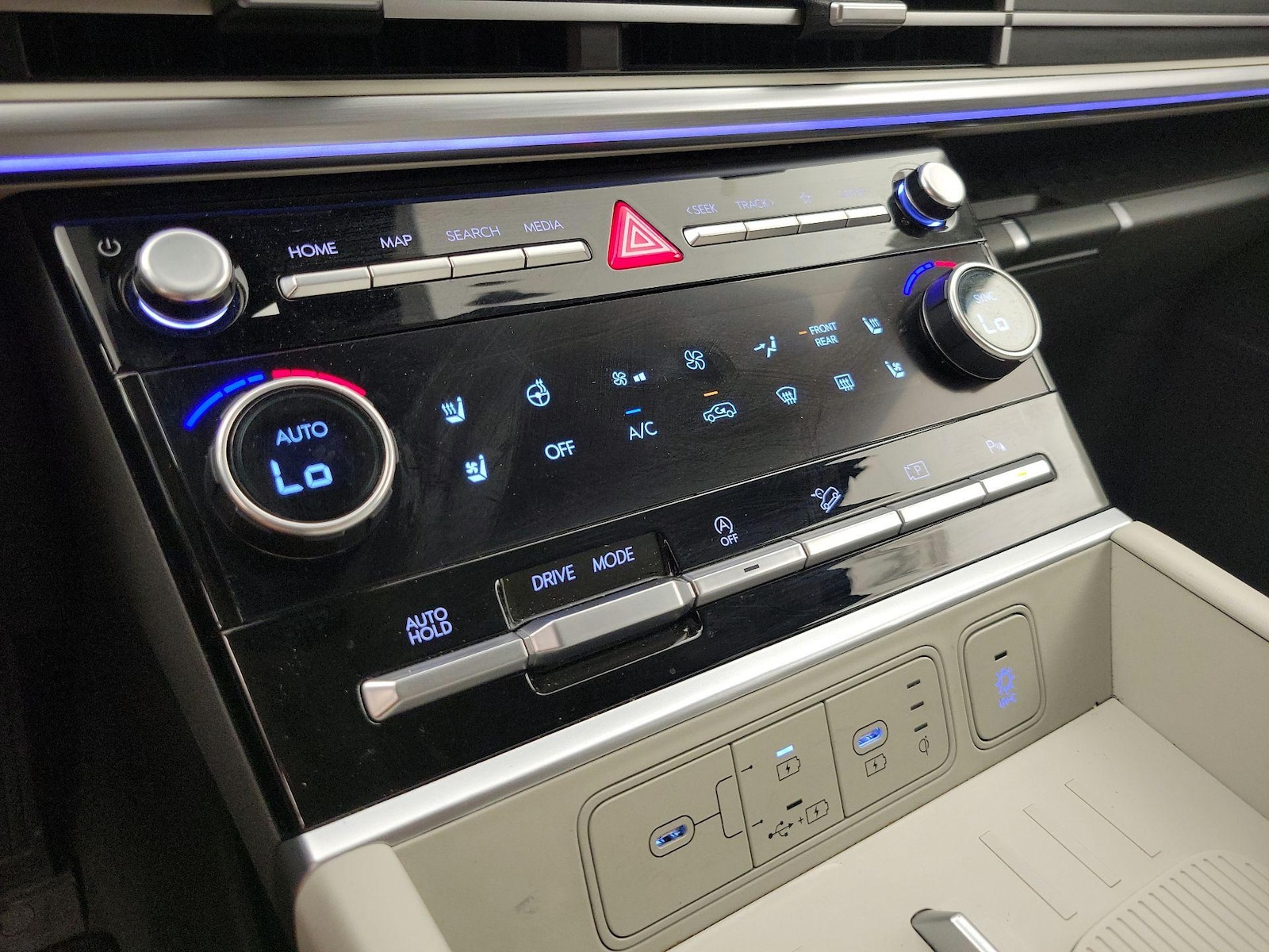 2024 Hyundai Santa Fe Limited - Photo 15