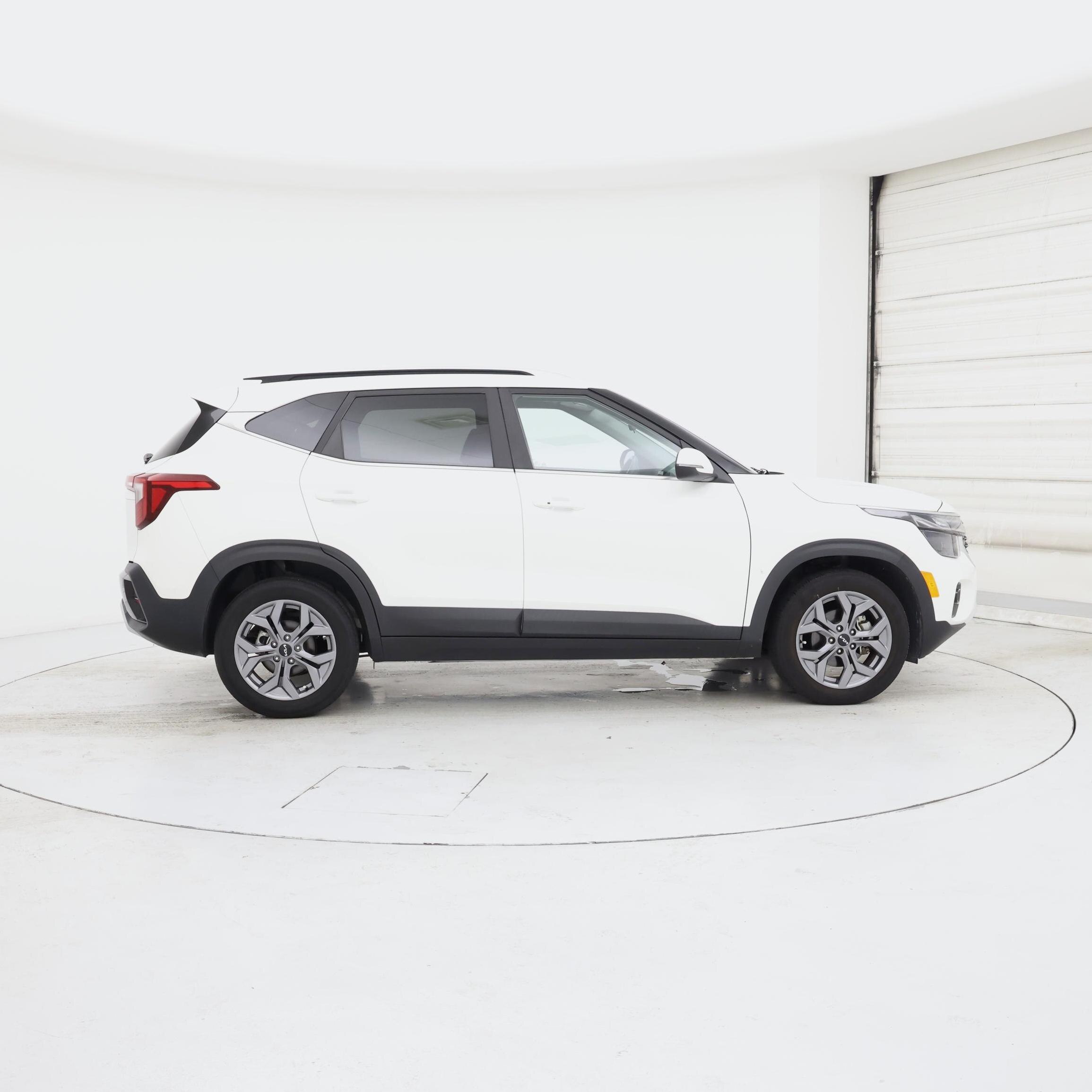 Thumbnail: 2024 Kia Seltos - 7