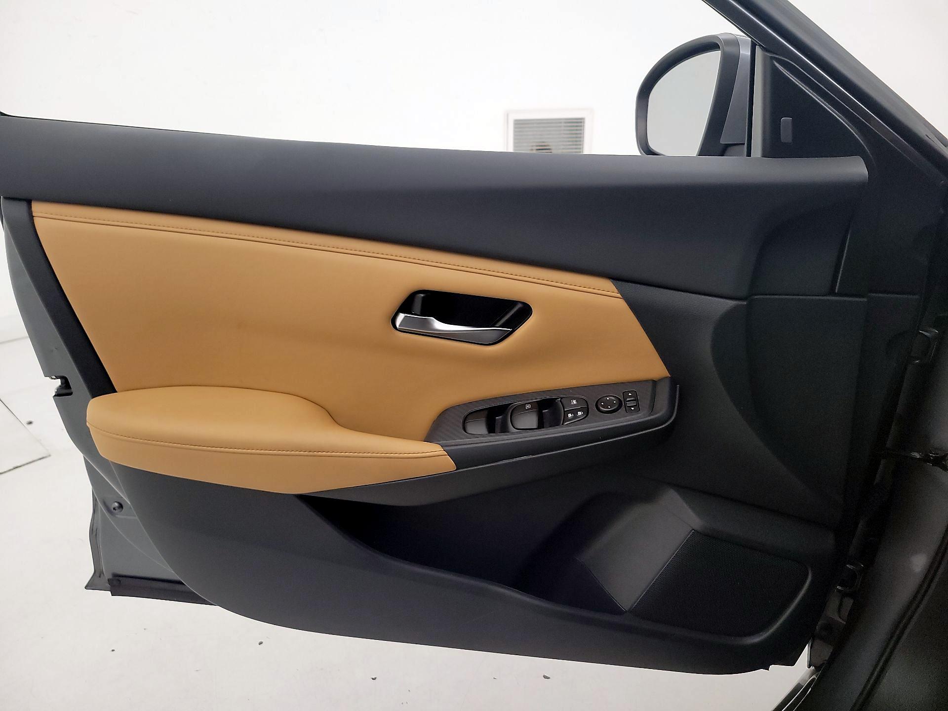 Thumbnail: 2023 Nissan Sentra - 10