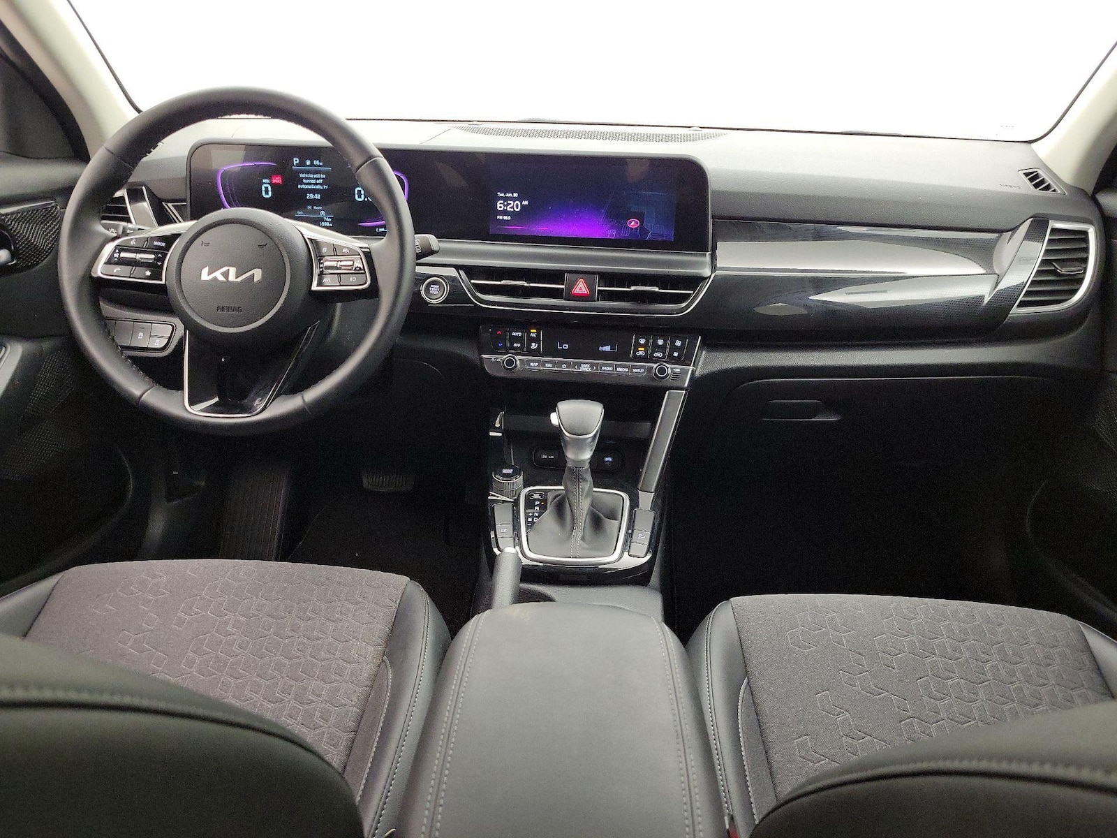 2025 Kia Seltos S - Photo 10