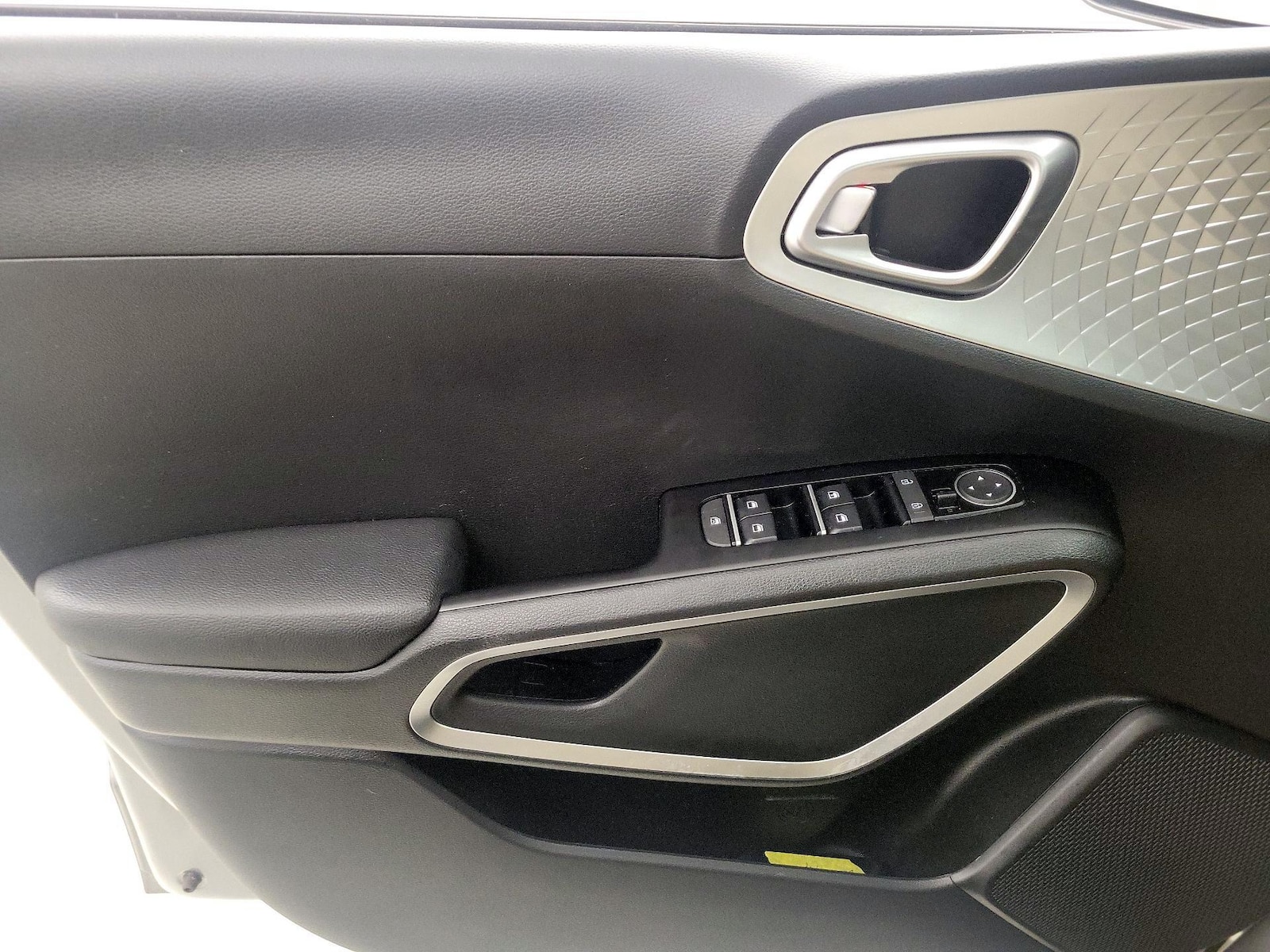 2024 Kia Soul LX - Photo 13