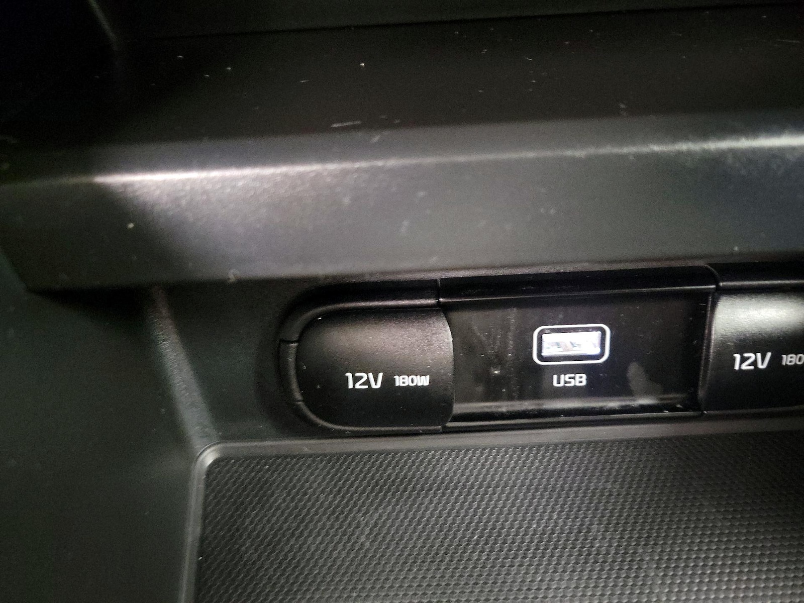 2024 Kia Soul LX - Photo 19