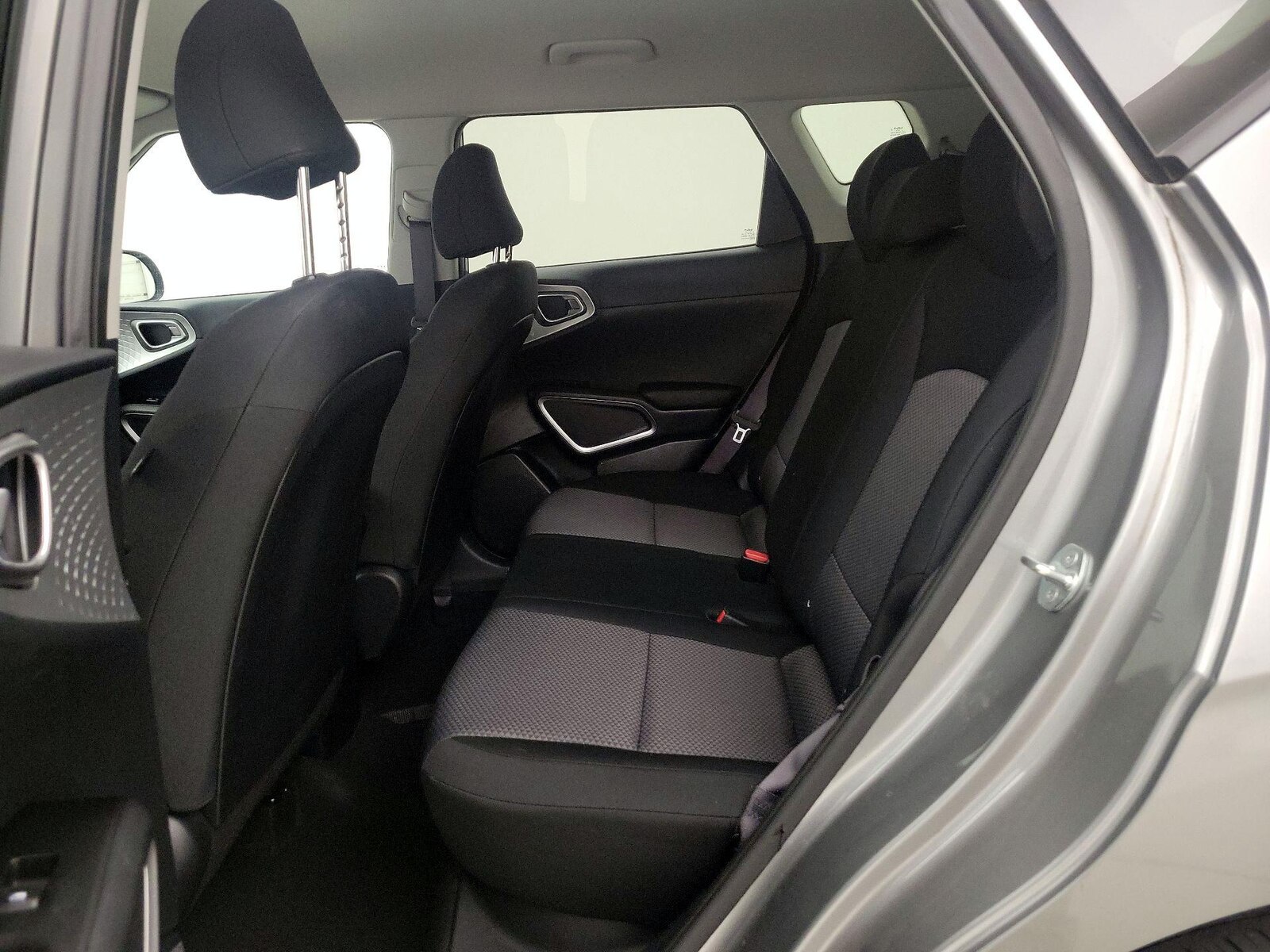 2024 Kia Soul LX - Photo 20