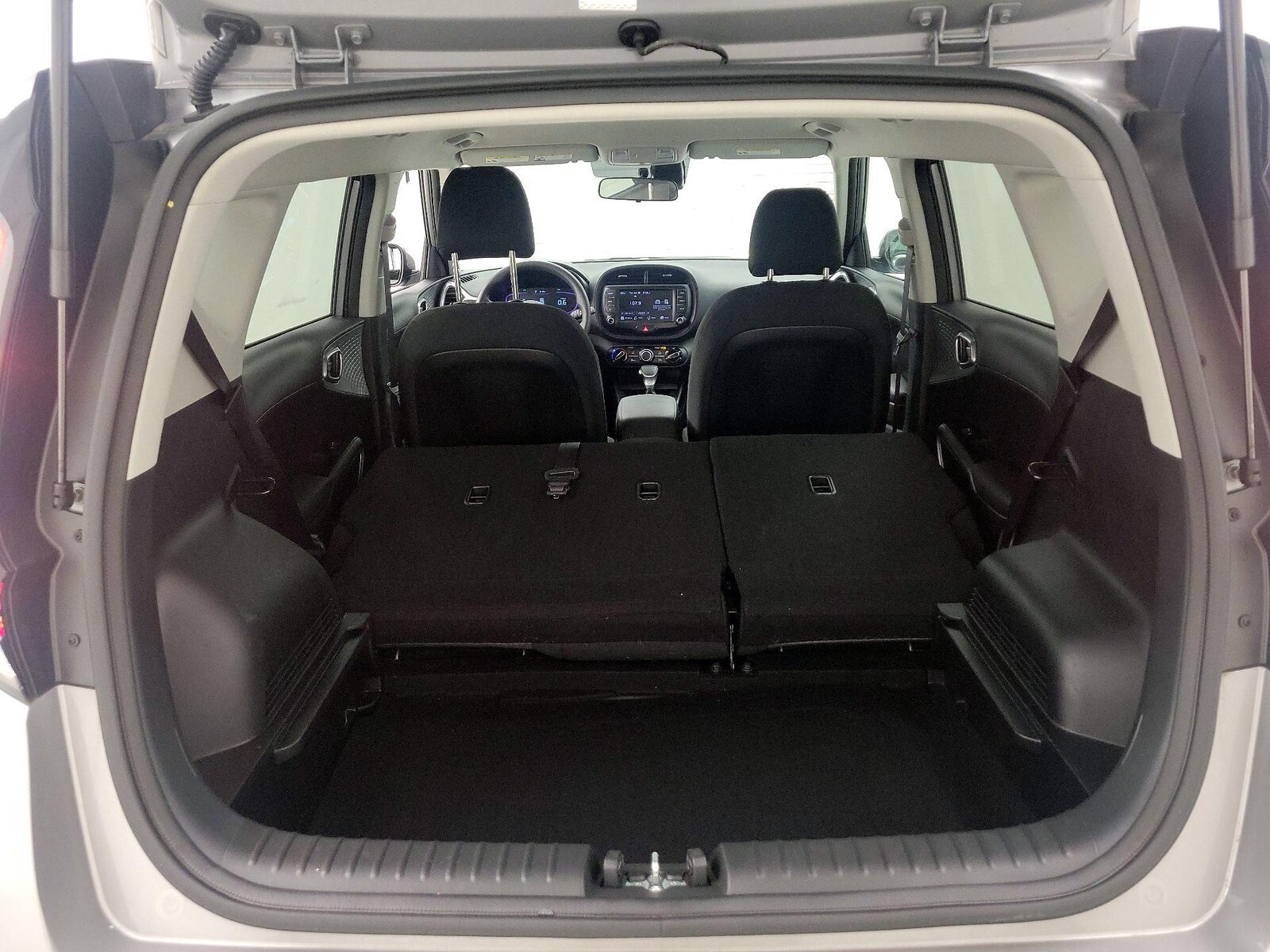 2024 Kia Soul LX - Photo 22