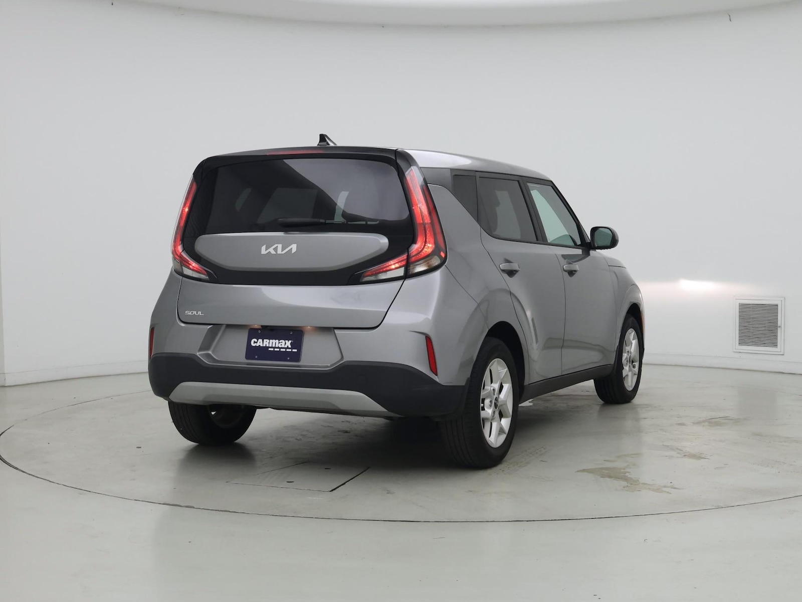 2024 Kia Soul LX - Photo 9