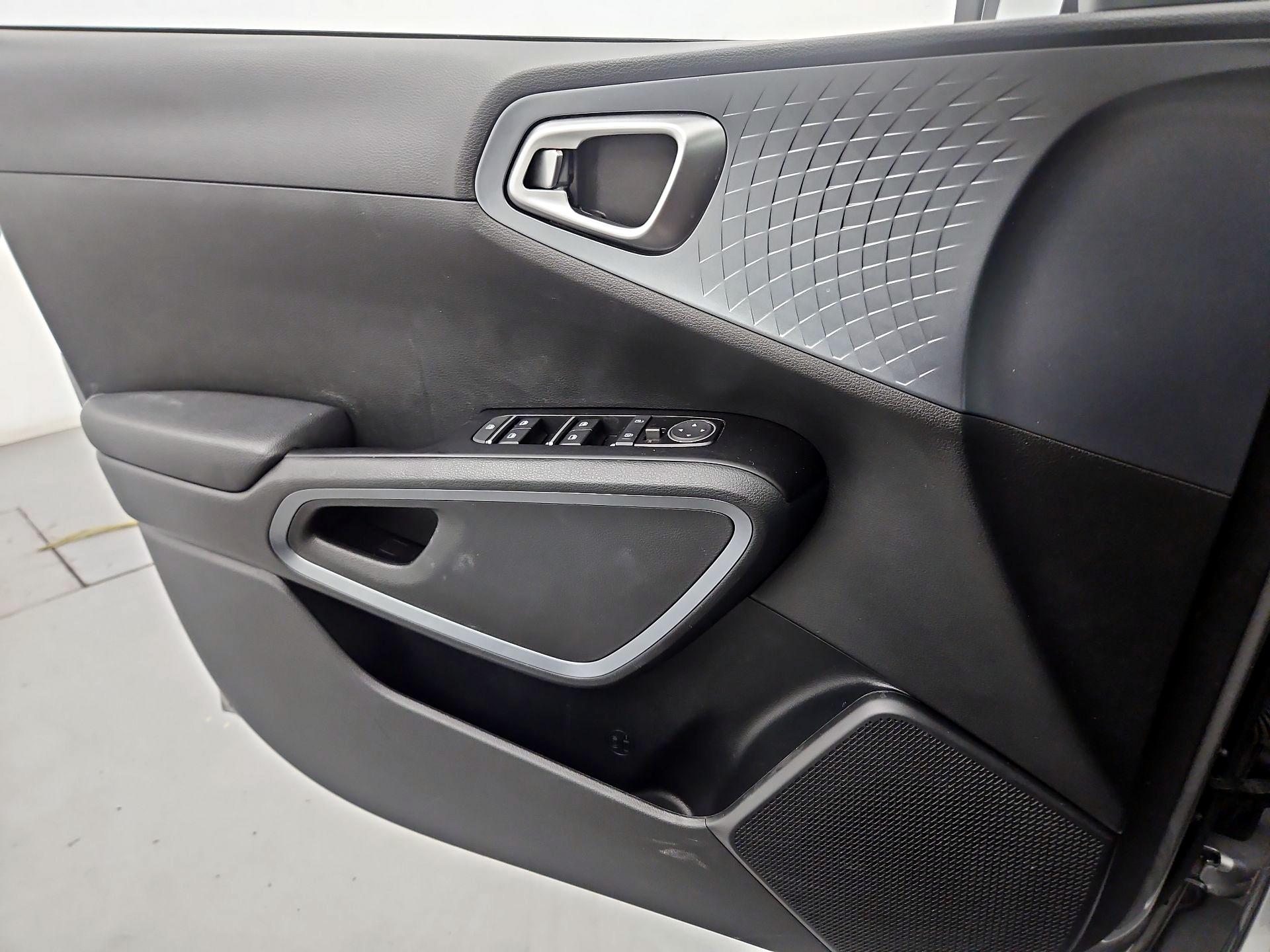 Thumbnail: 2023 Kia Soul - 12