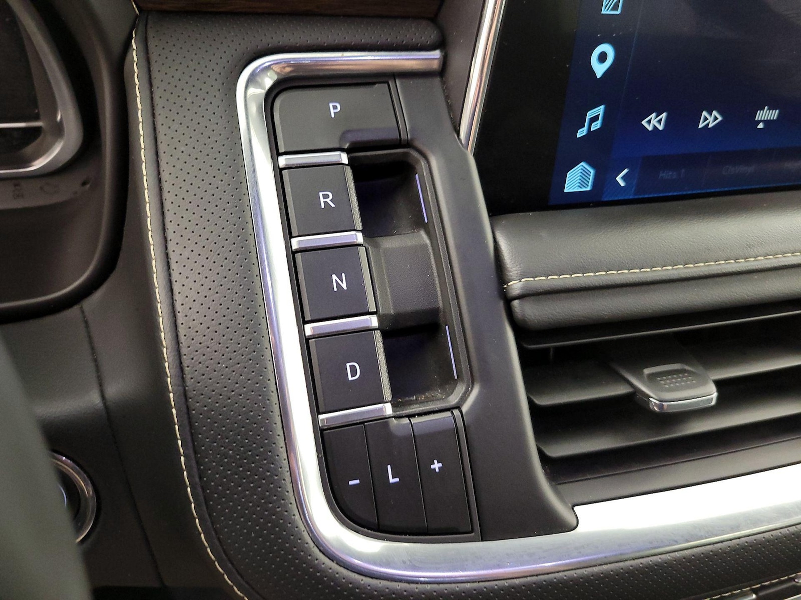 2023 Chevrolet Suburban 1500 Premier, photo 19