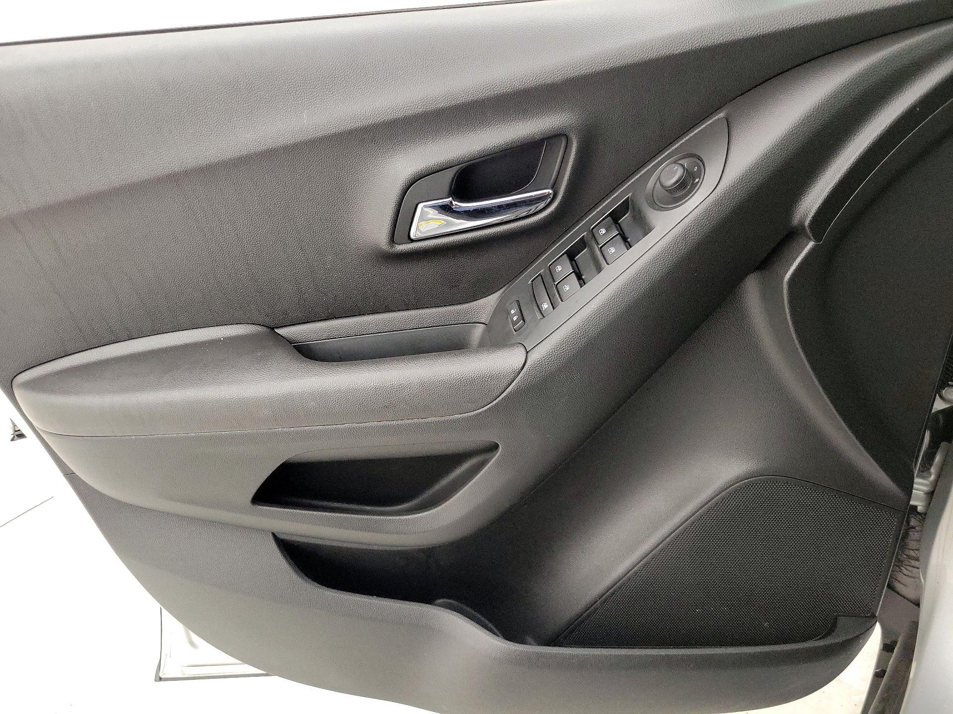 Thumbnail: 2020 Chevrolet Trax - 12