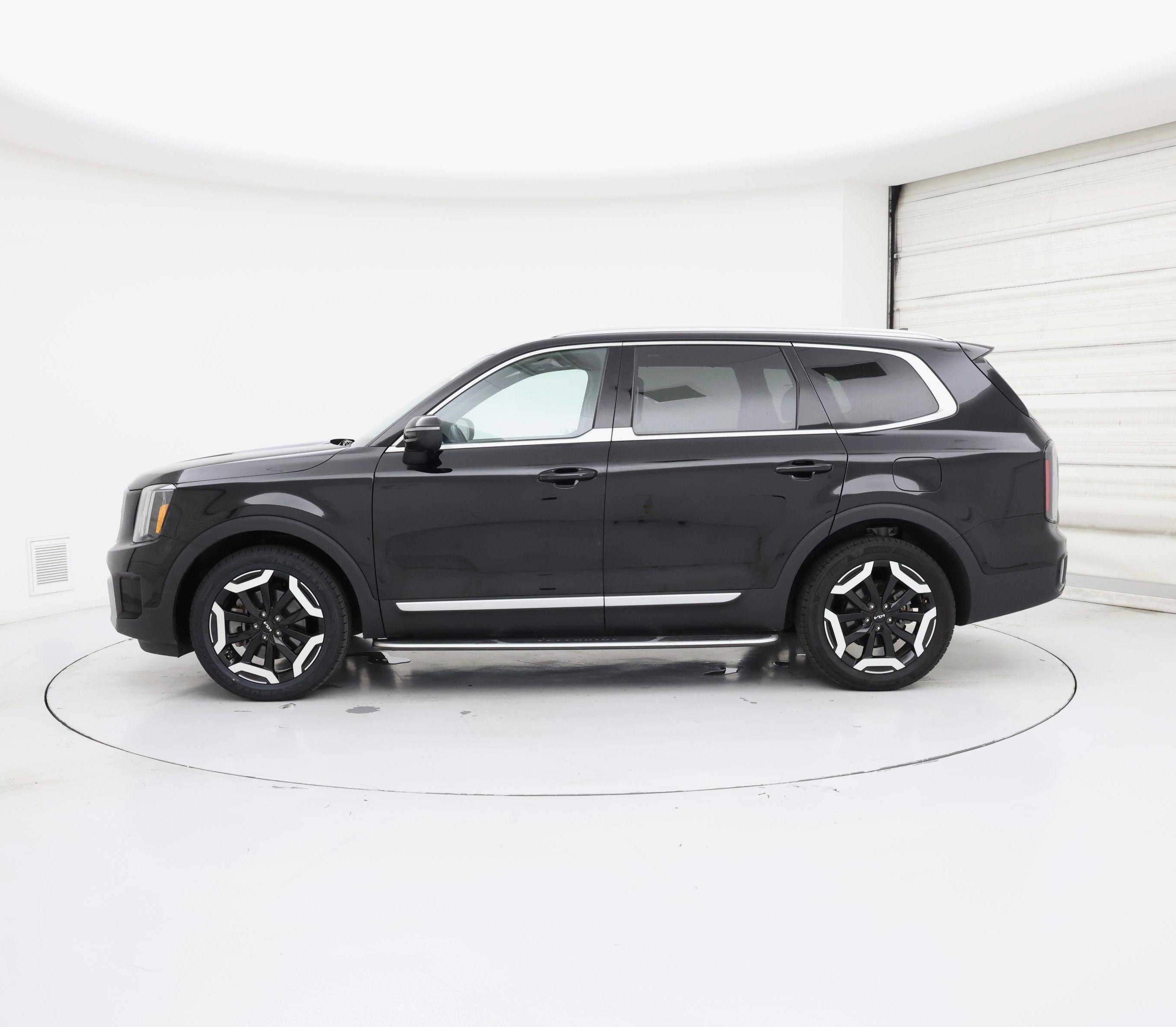 Thumbnail: 2023 Kia Telluride - 3