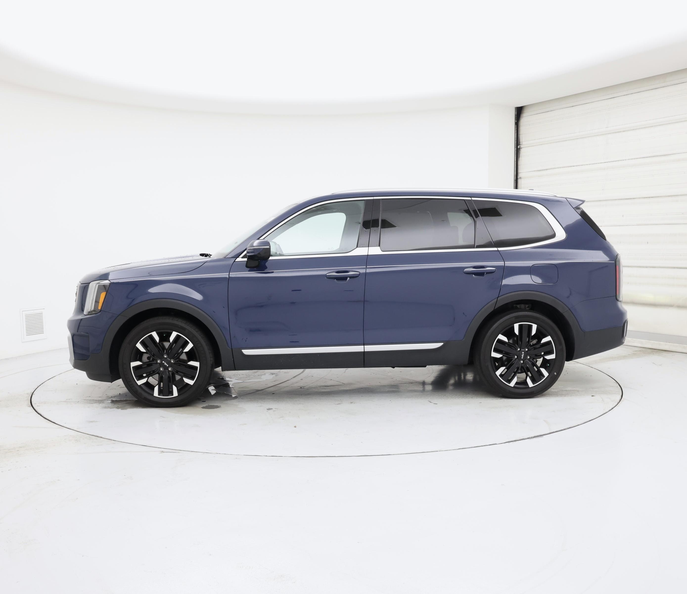Thumbnail: 2023 Kia Telluride - 3