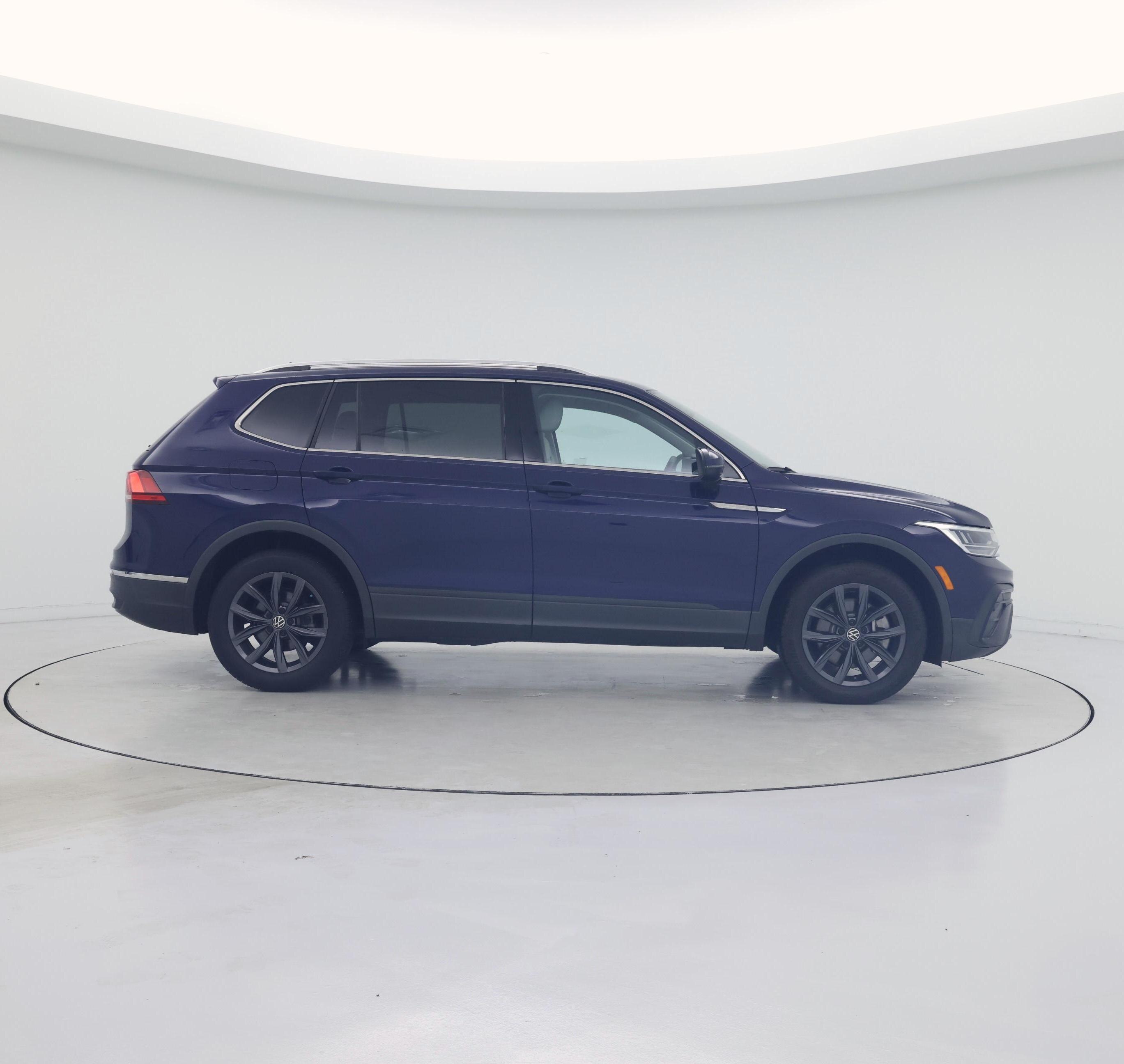 Thumbnail: 2022 Volkswagen Tiguan - 7