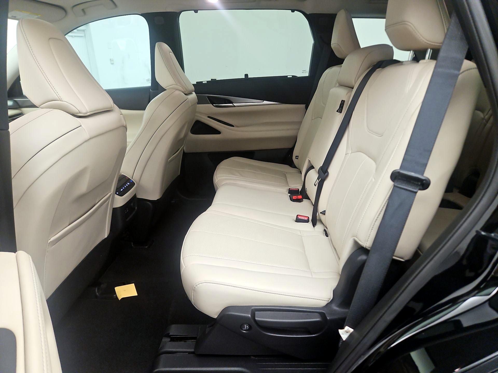 Thumbnail: 2023 INFINITI QX60 - 20