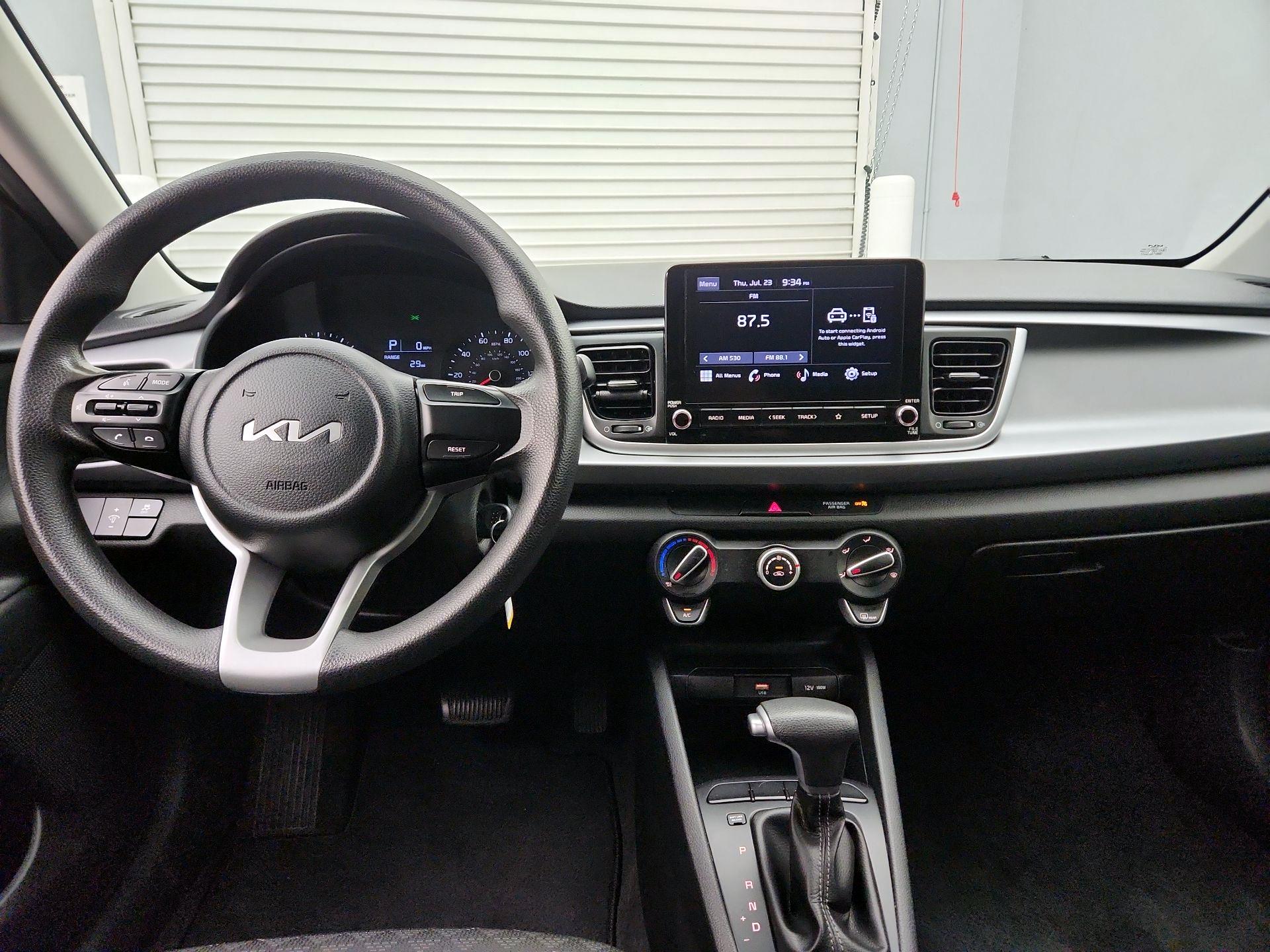 Thumbnail: 2022 Kia Rio - 9