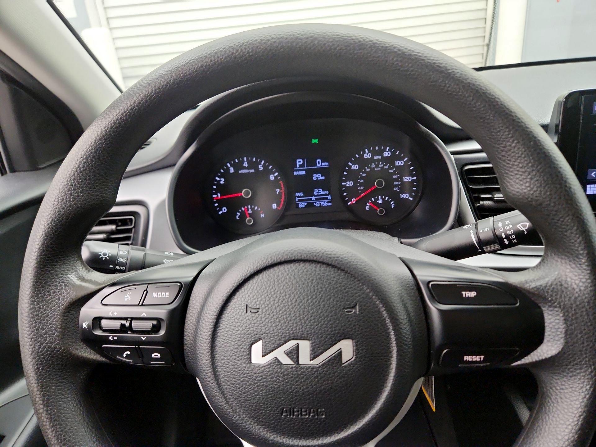 Thumbnail: 2022 Kia Rio - 10