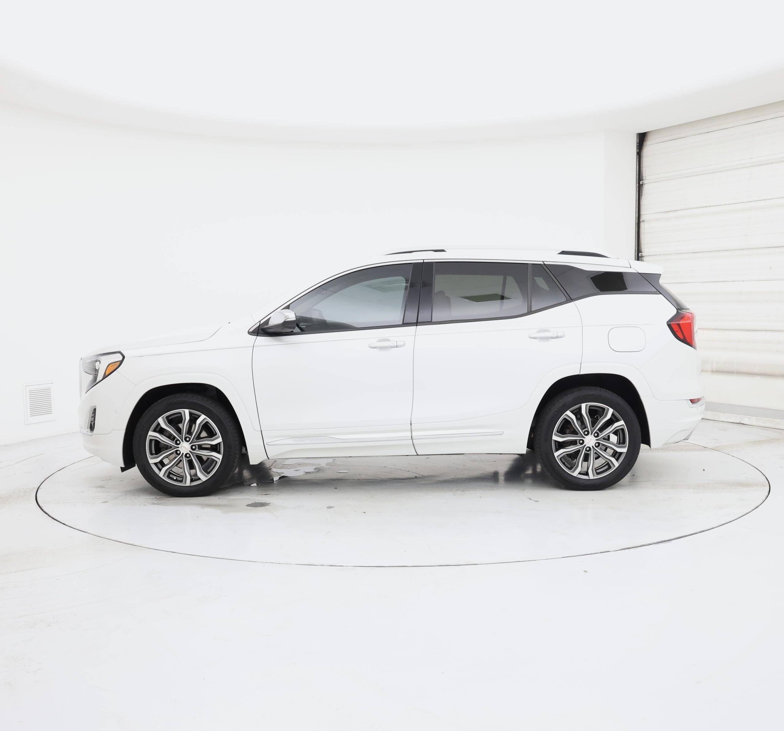 Thumbnail: 2020 GMC Terrain - 3