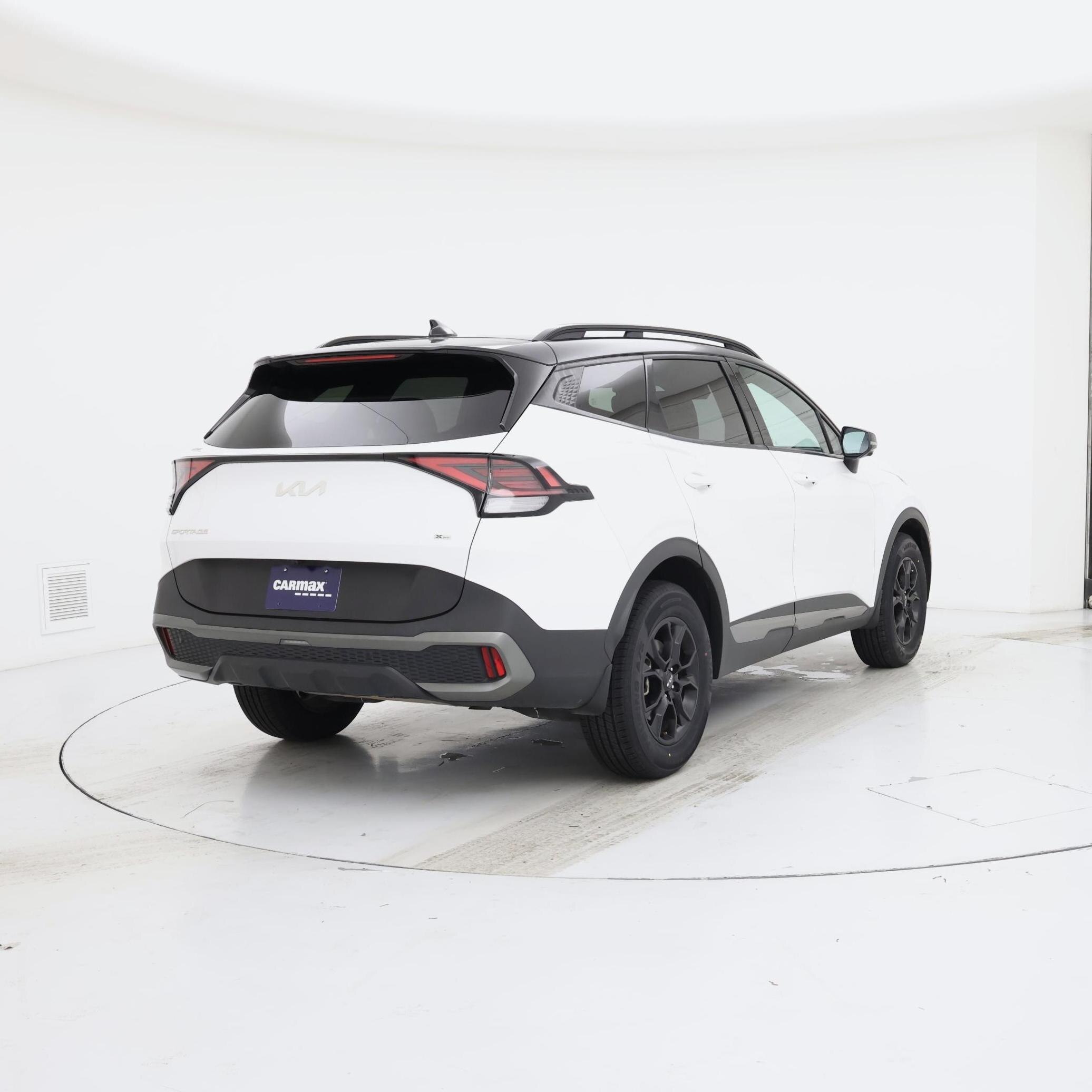 Thumbnail: 2023 Kia Sportage - 8