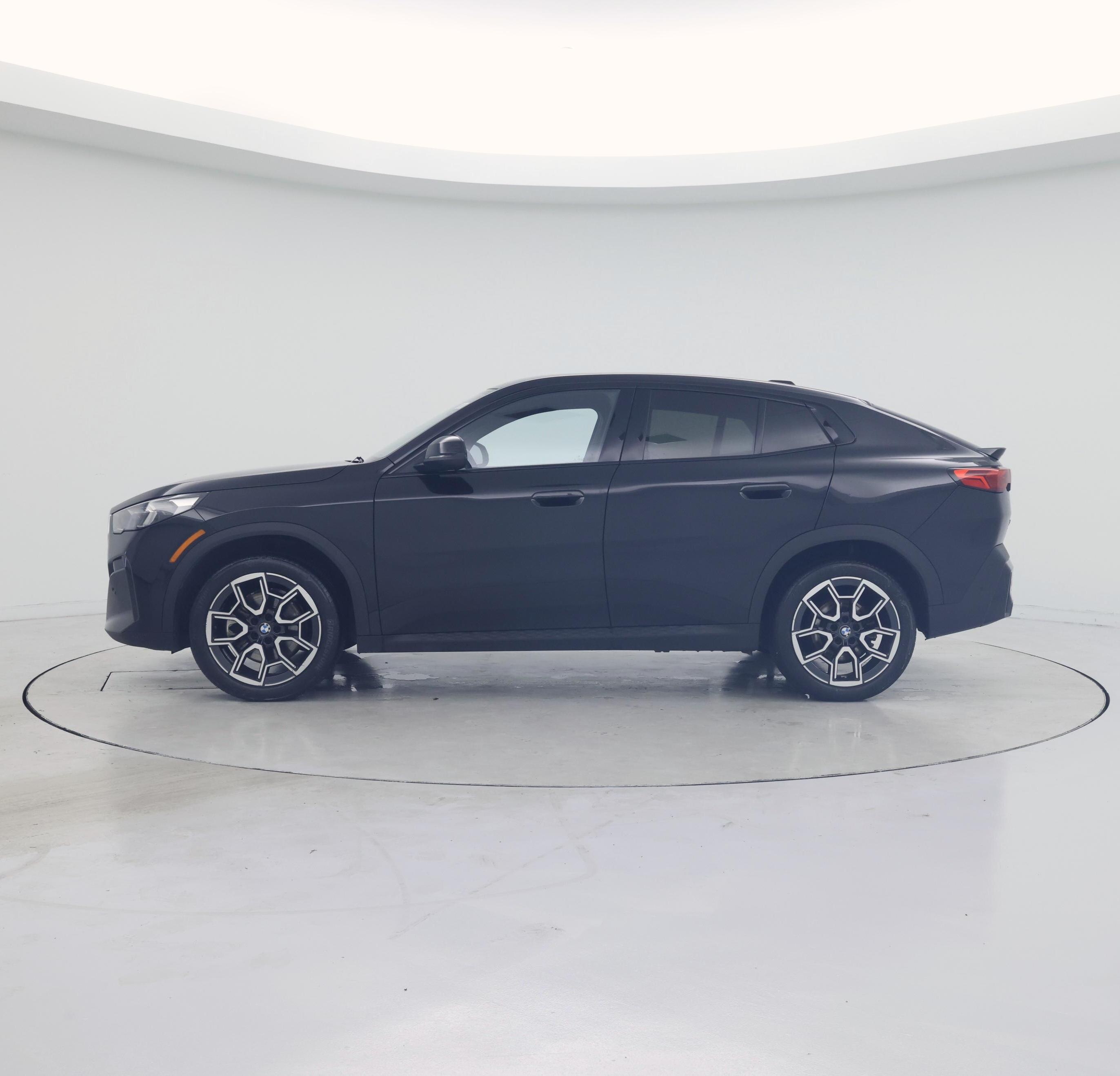 Thumbnail: 2025 BMW X2 - 3