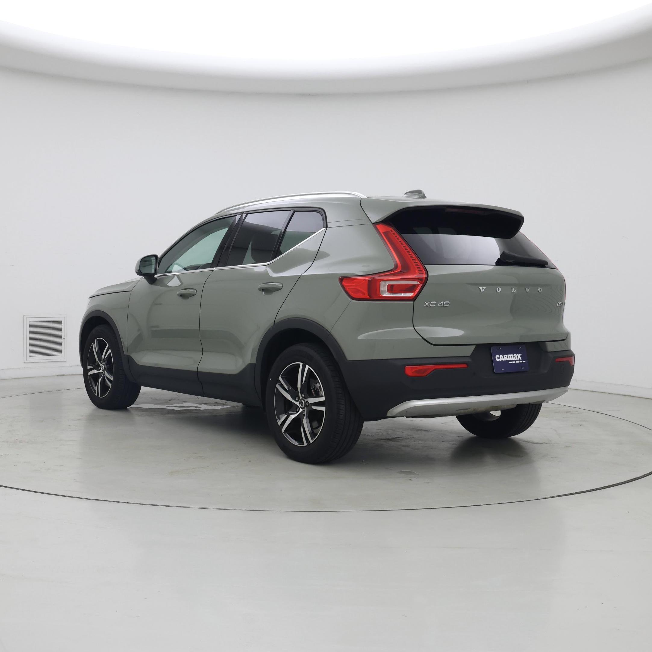 Thumbnail: 2023 Volvo XC40 - 2