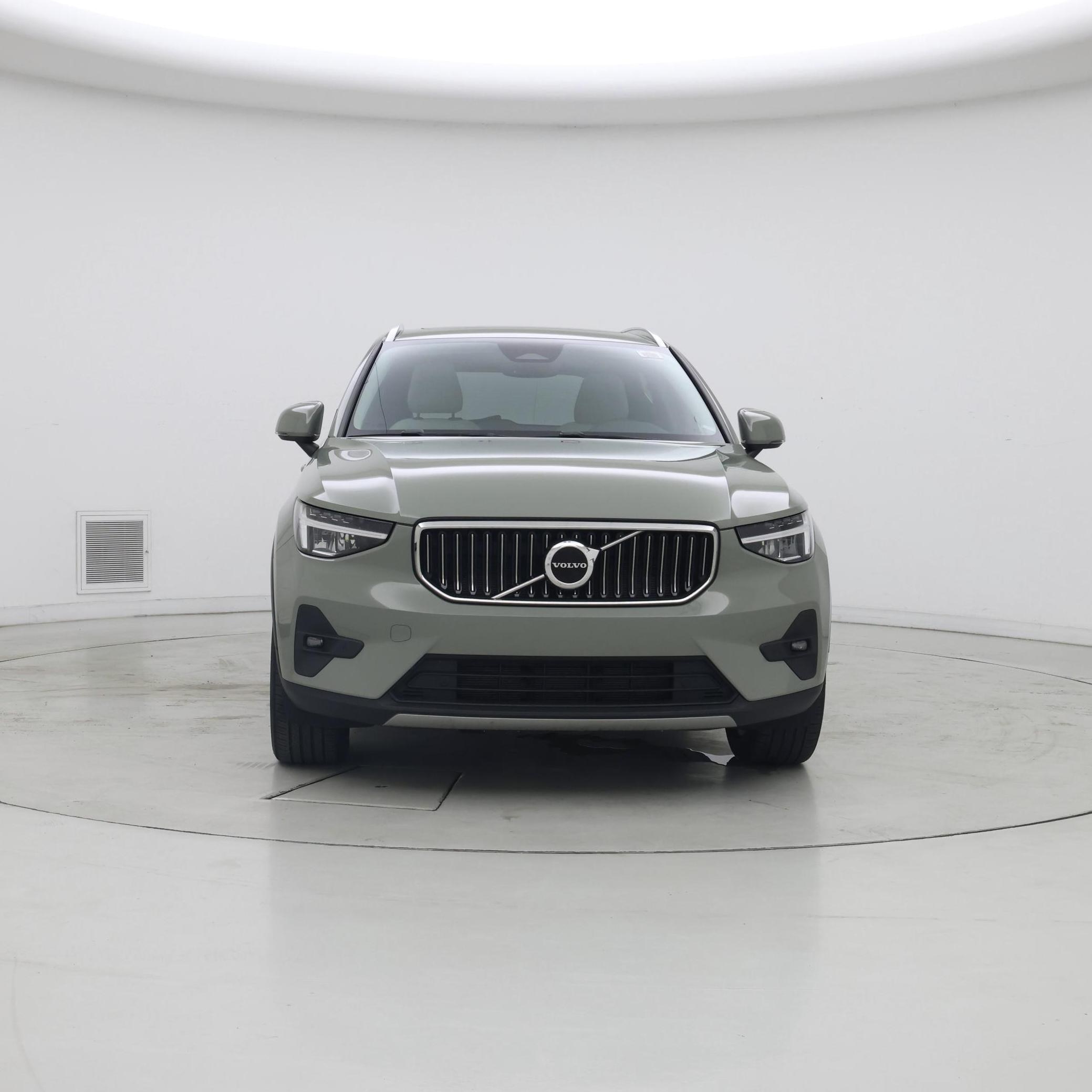 Thumbnail: 2023 Volvo XC40 - 5