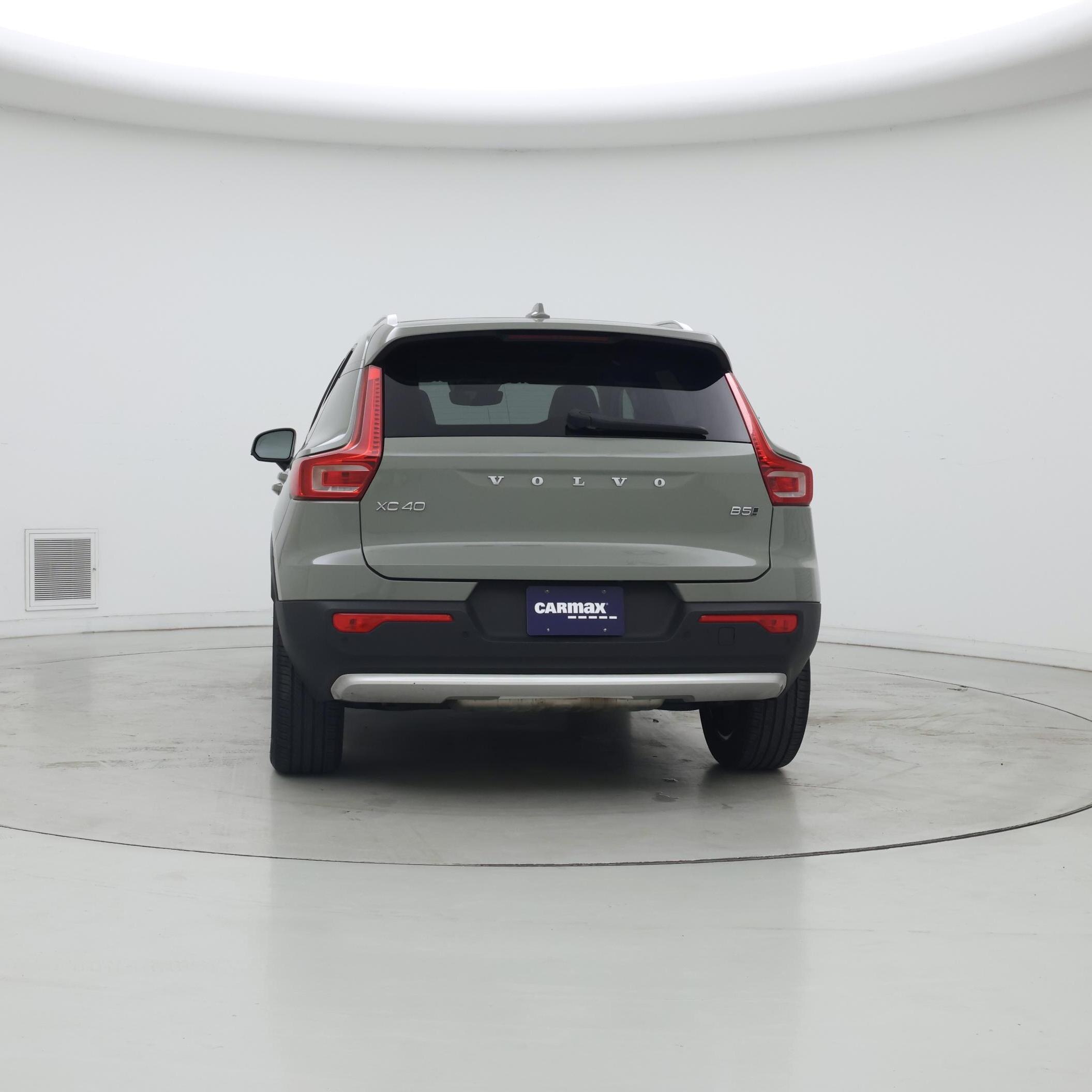 Thumbnail: 2023 Volvo XC40 - 6