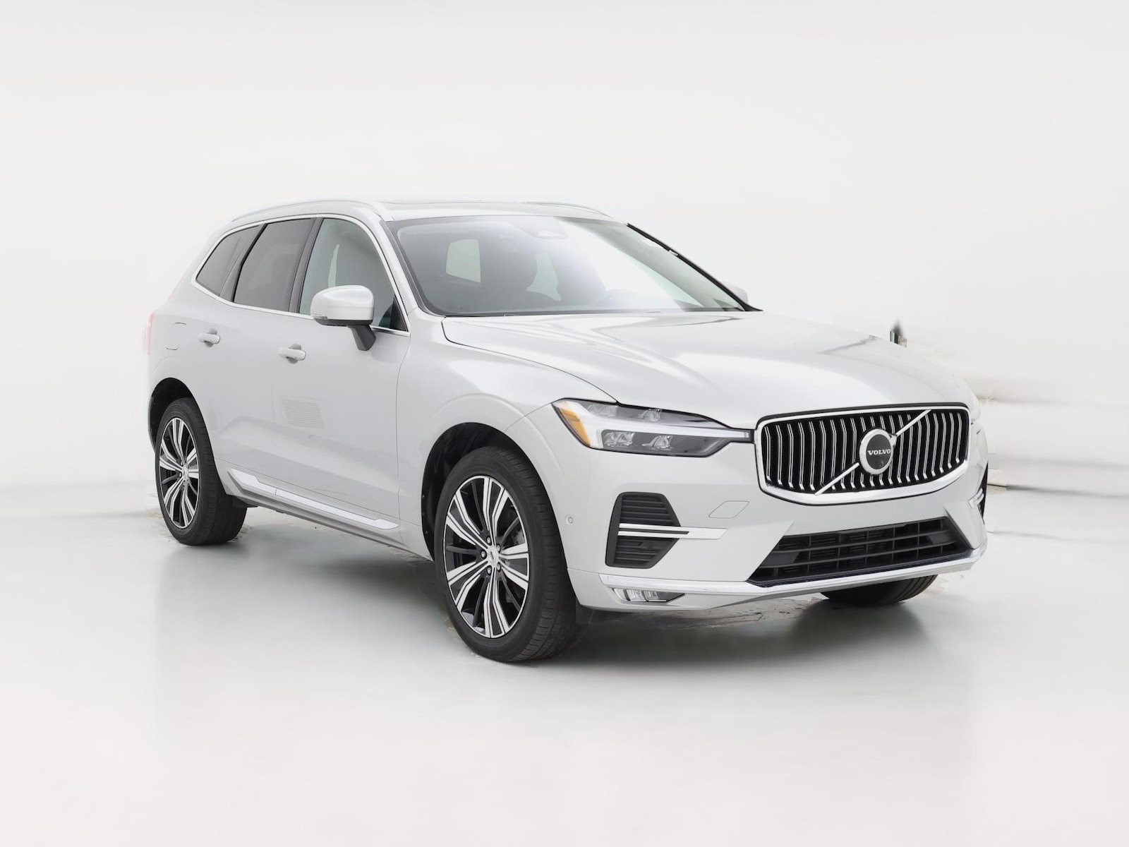 2023 Volvo XC60 Plus - Photo 1