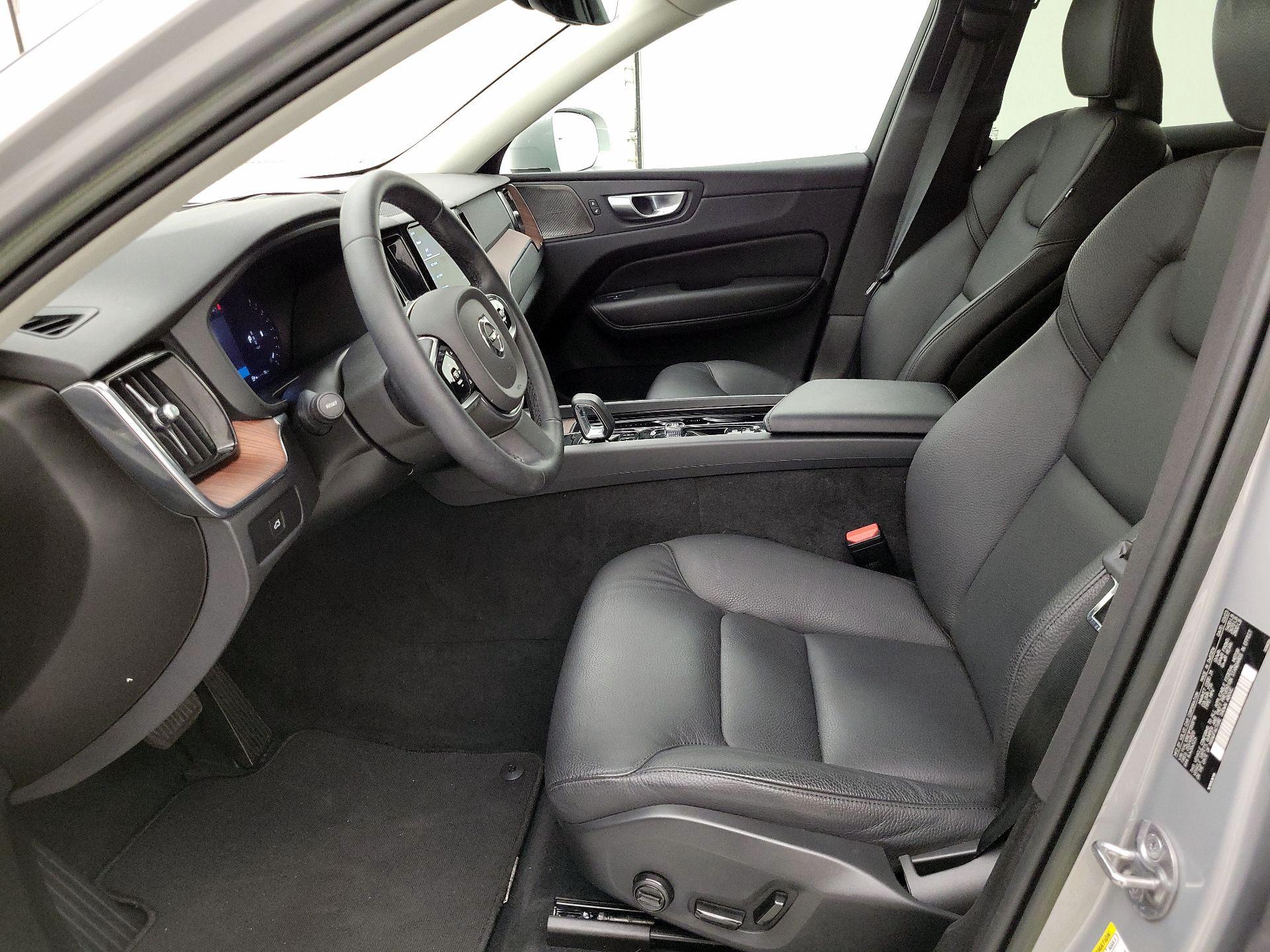 Thumbnail: 2023 Volvo XC60 - 11