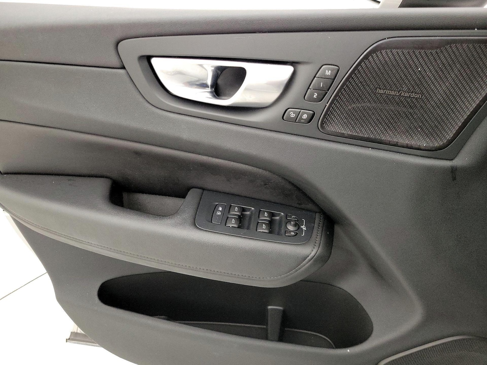 2023 Volvo XC60 Plus - Photo 13