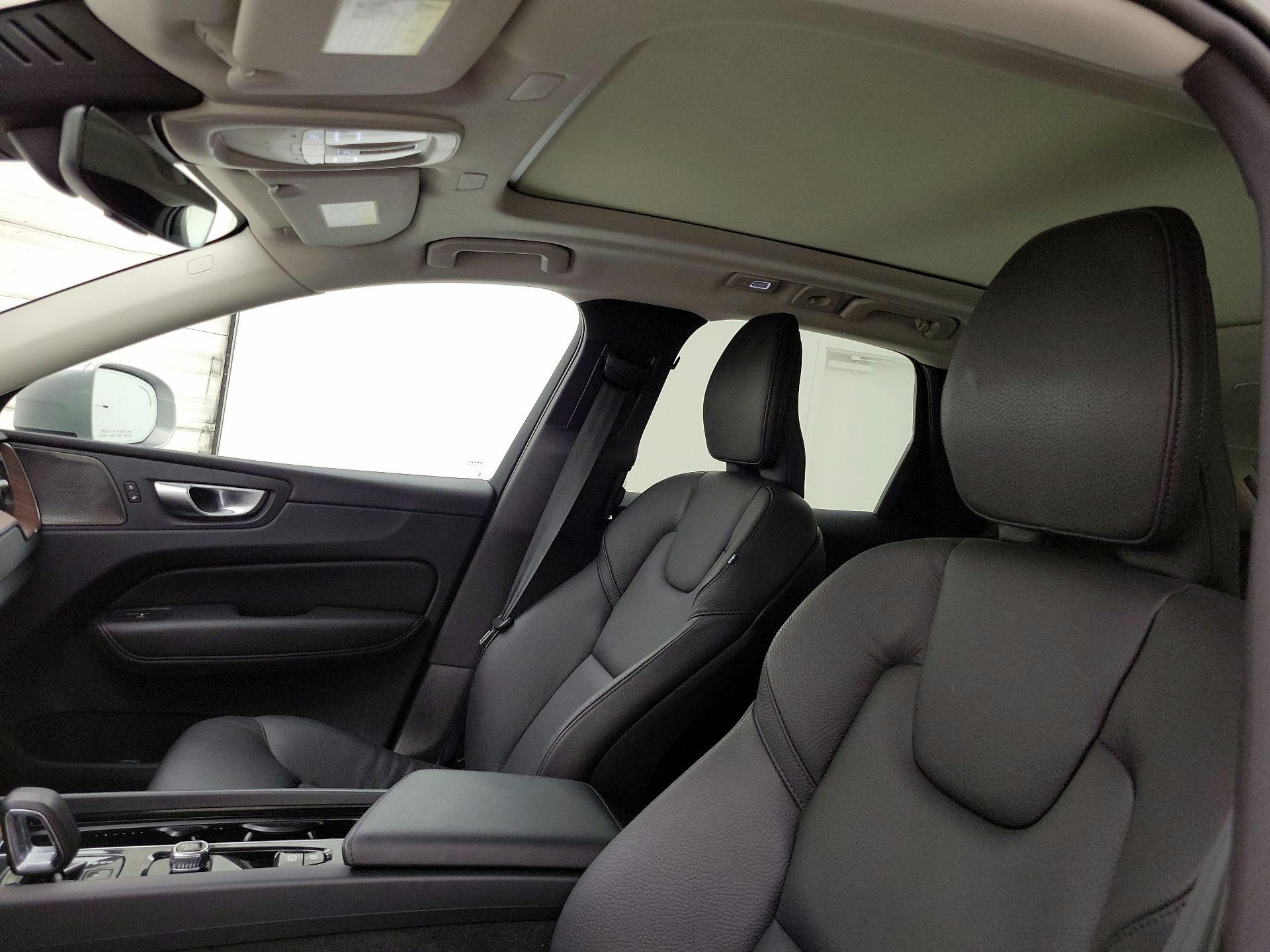 Thumbnail: 2023 Volvo XC60 - 19