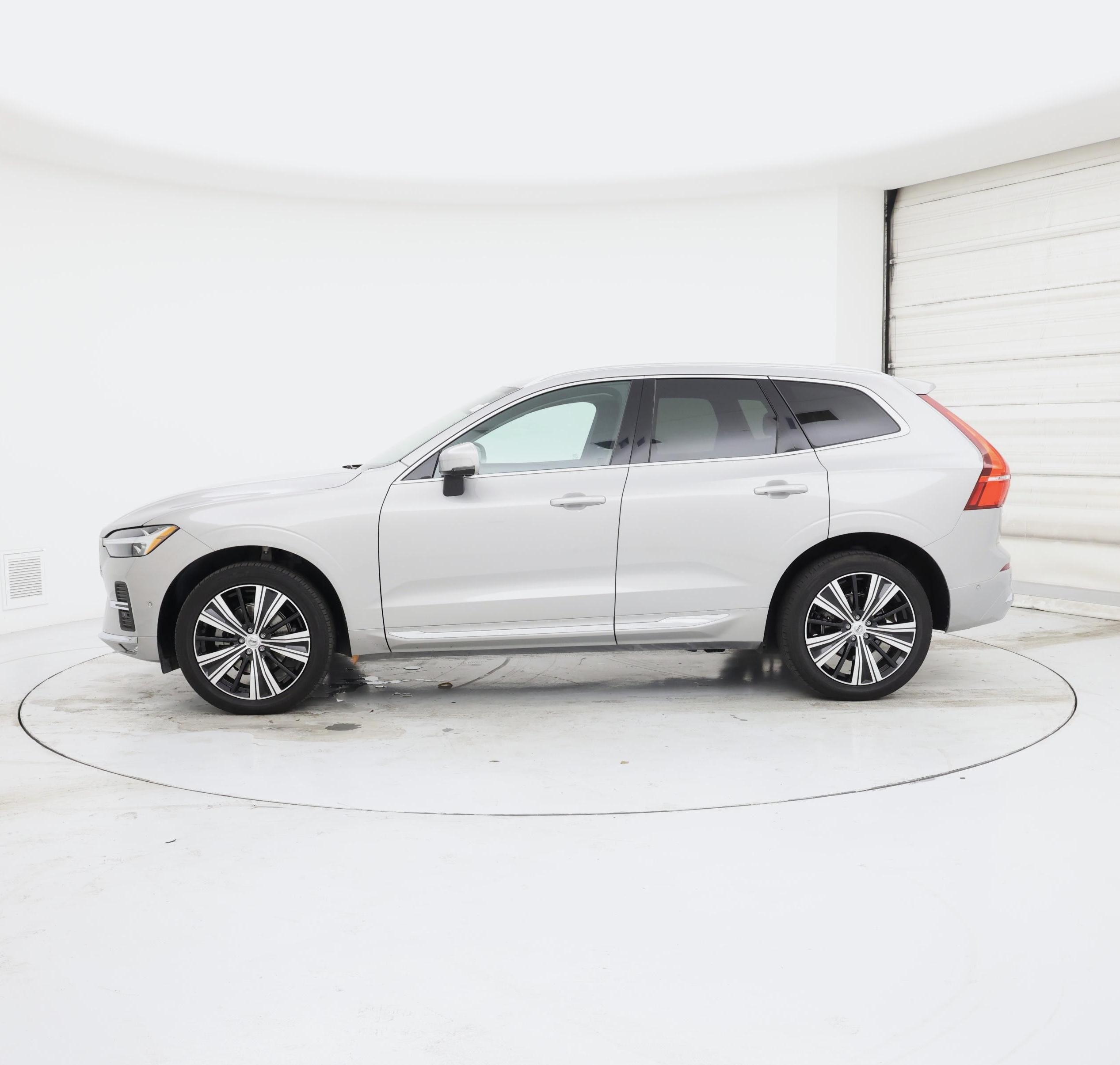 Thumbnail: 2023 Volvo XC60 - 3