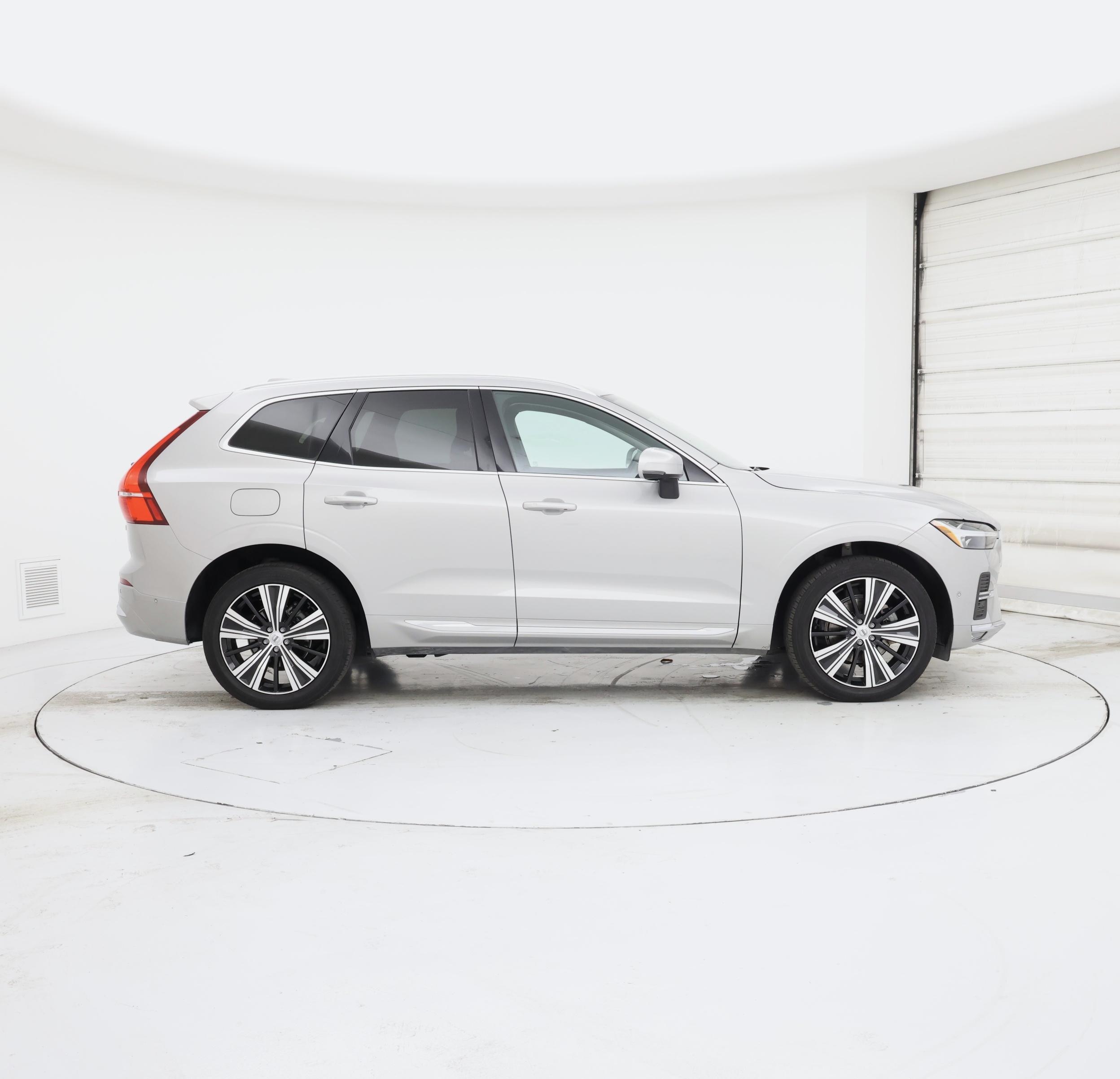 Thumbnail: 2023 Volvo XC60 - 7