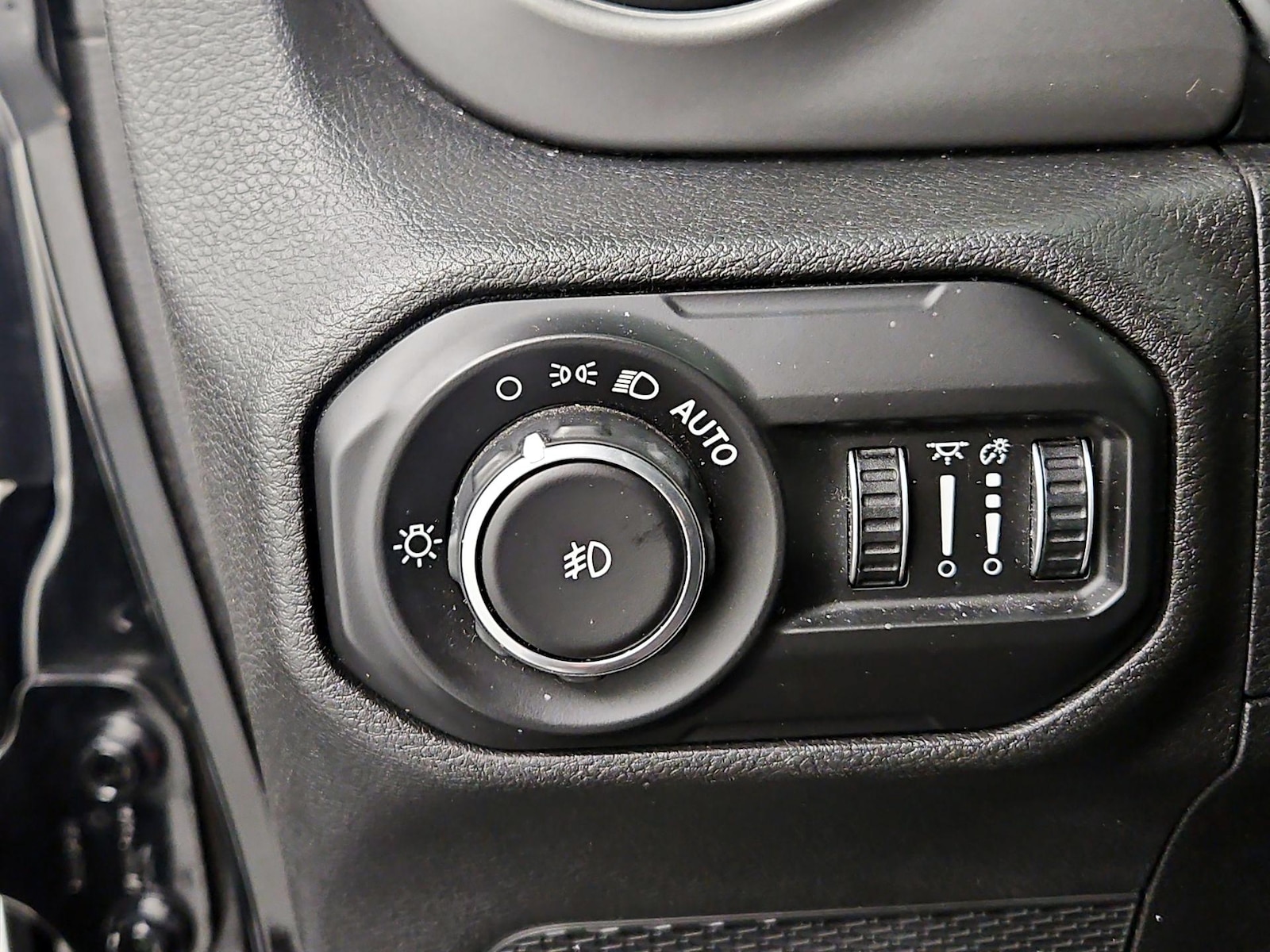2021 Jeep Wrangler Unlimited Willys - Photo 14