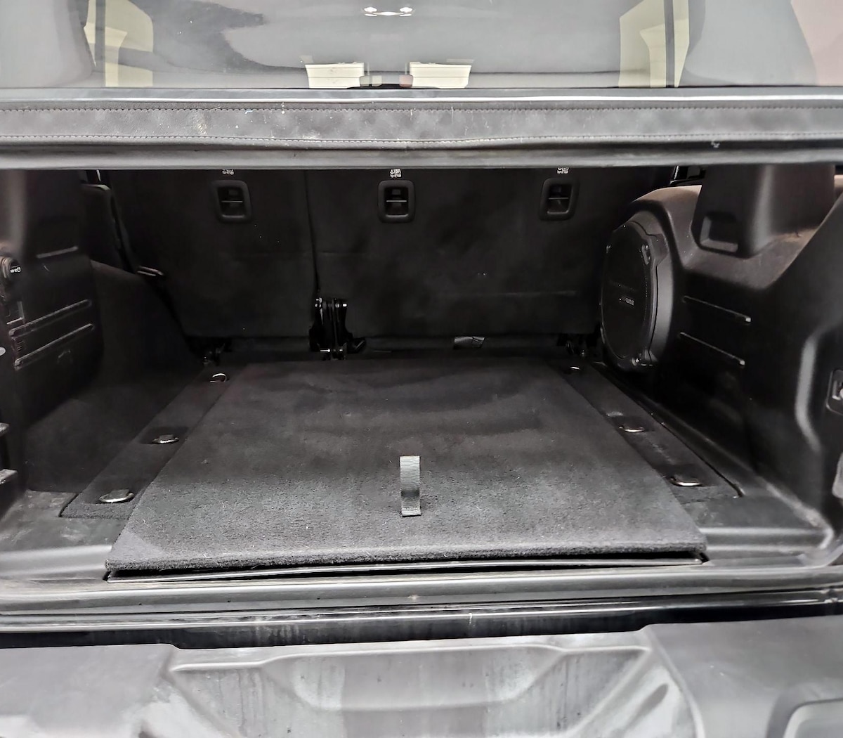 Trunk/Cargo (Seats Up)