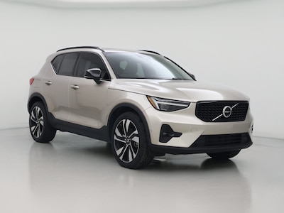 2024 Volvo XC40 B5 Plus Dark Theme