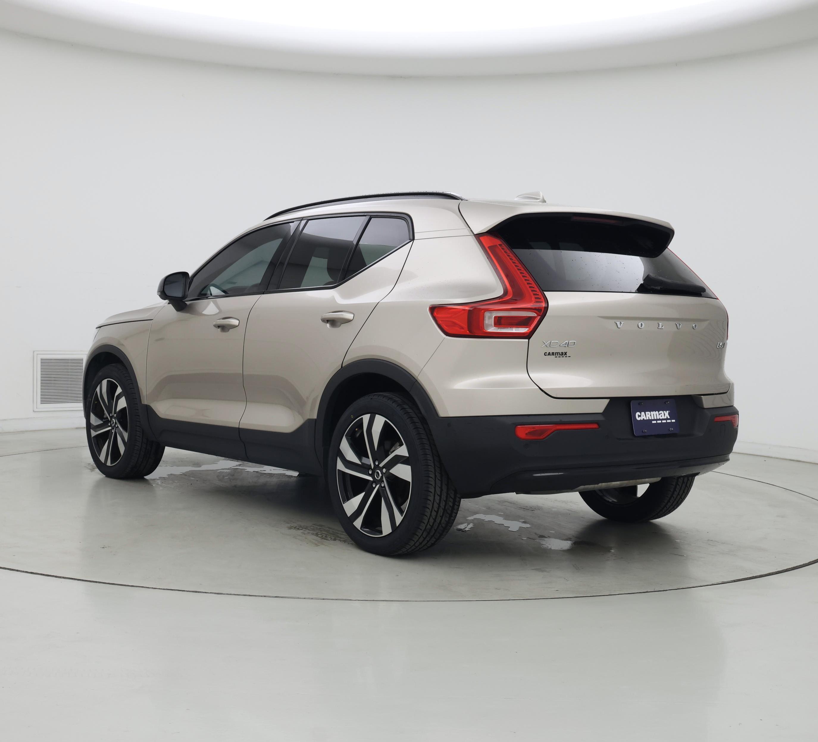 Thumbnail: 2024 Volvo XC40 - 2