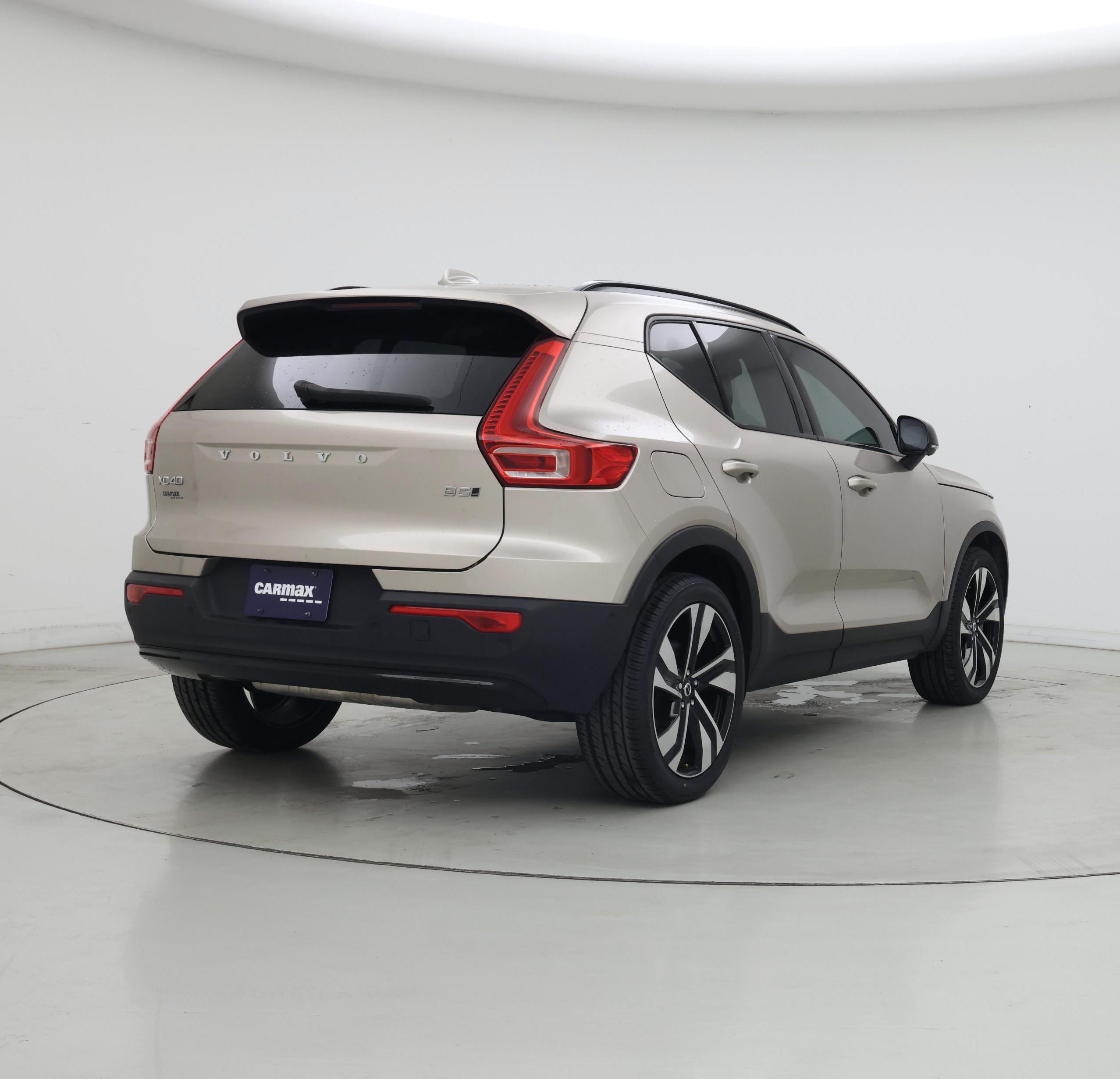 Thumbnail: 2024 Volvo XC40 - 8