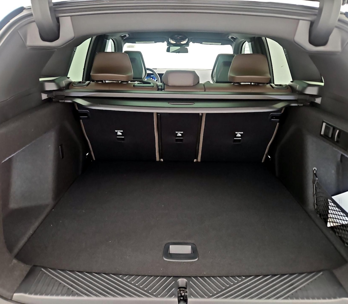 Trunk/Cargo (Seats Up)