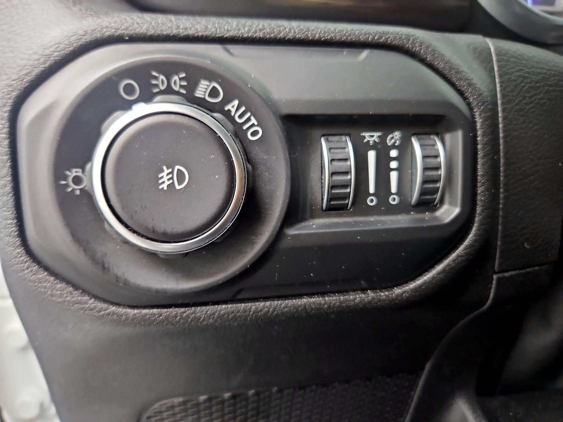 Thumbnail: 2020 Jeep Wrangler - 13