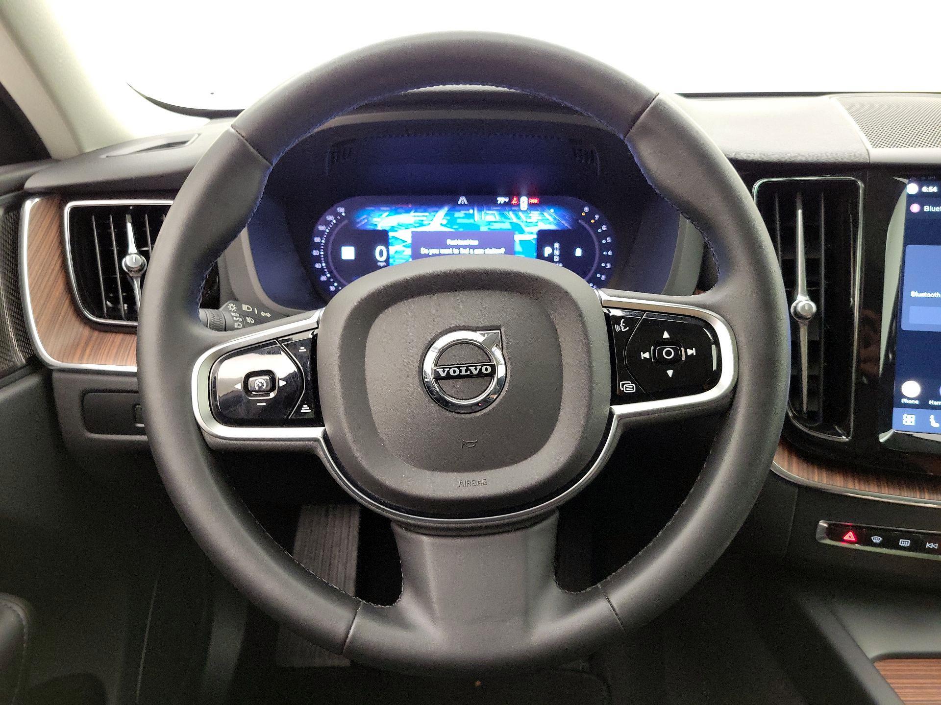 Thumbnail: 2024 Volvo XC60 - 10