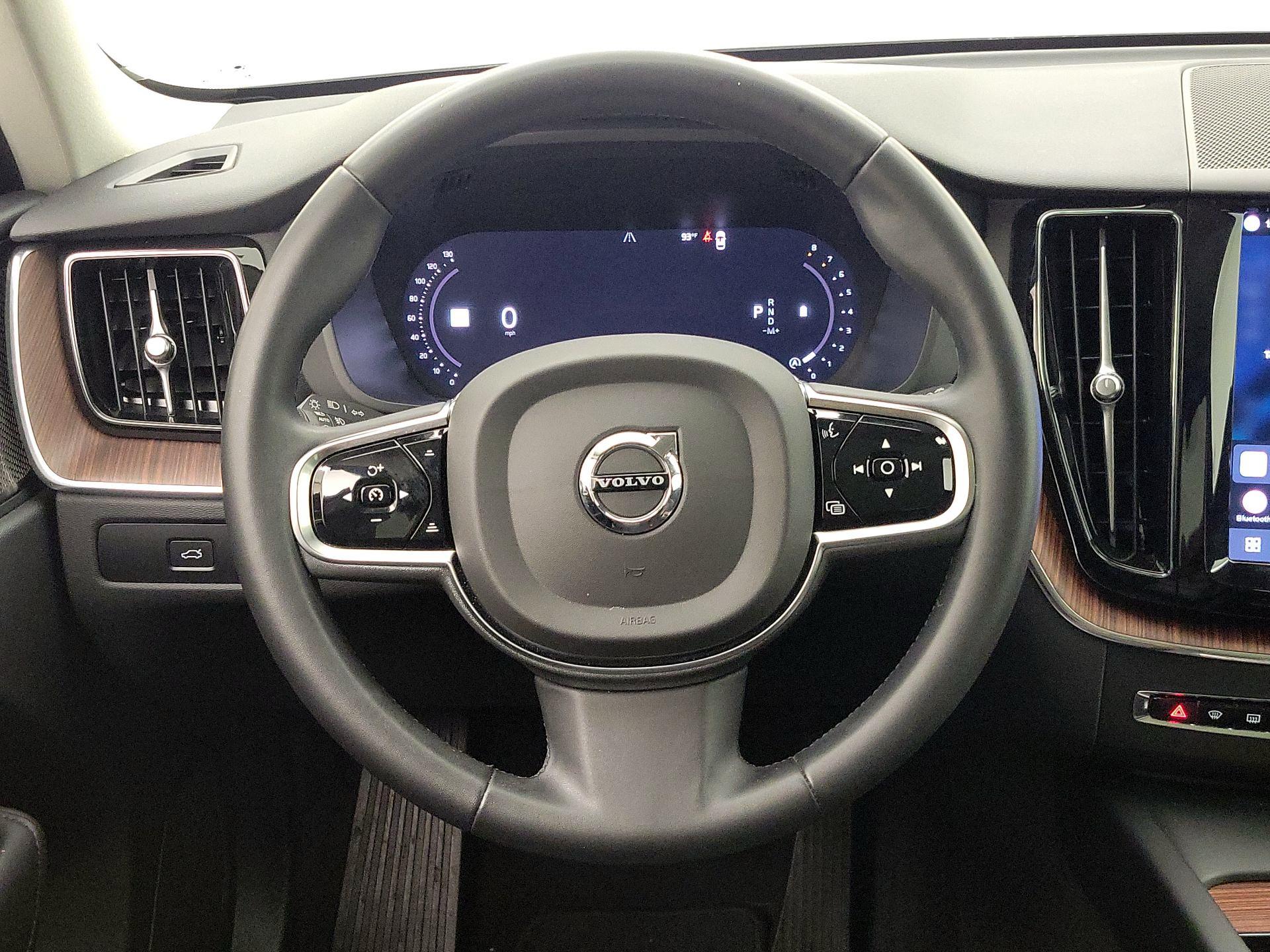 Thumbnail: 2024 Volvo XC60 - 10