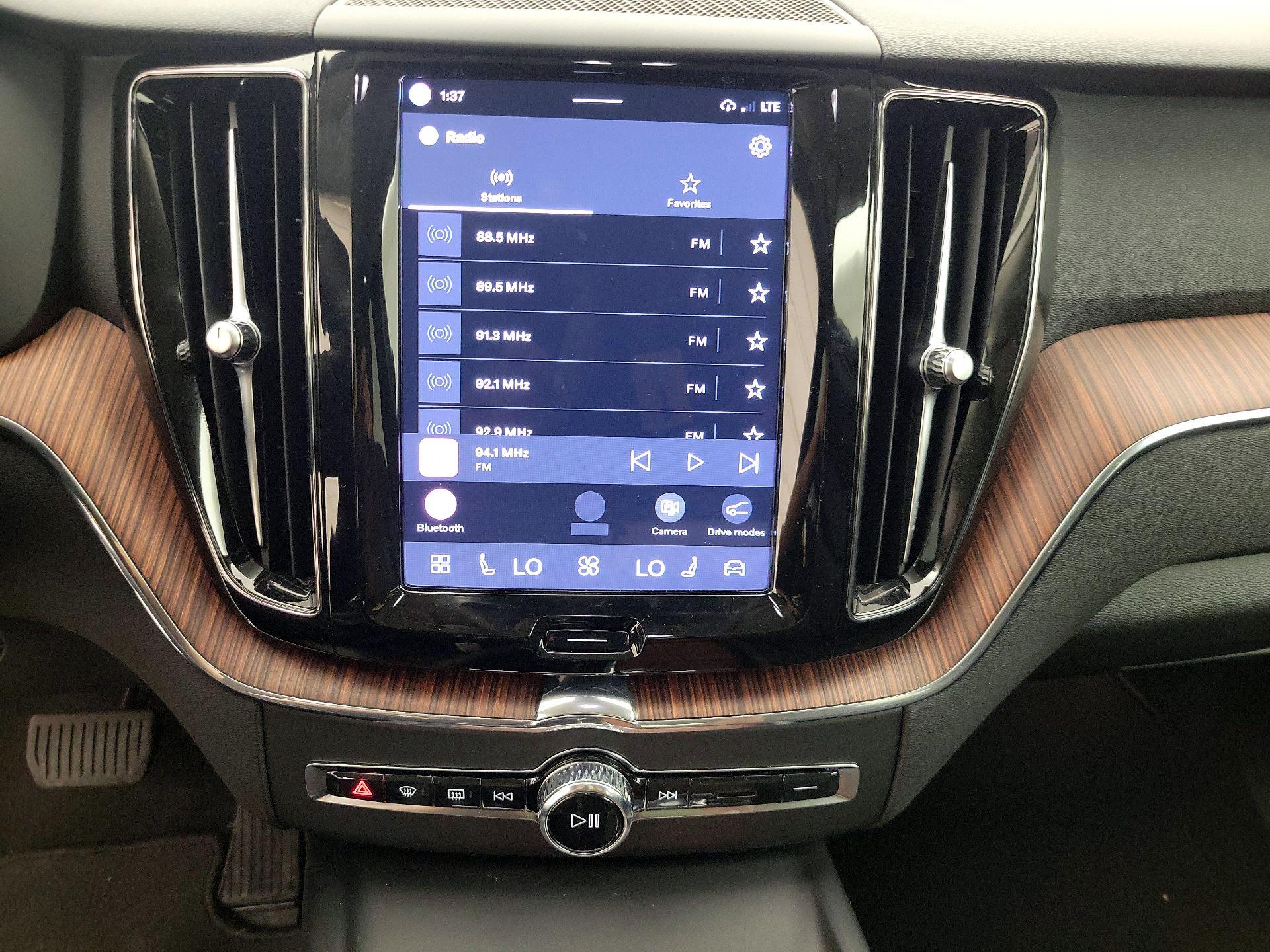 Thumbnail: 2024 Volvo XC60 - 15