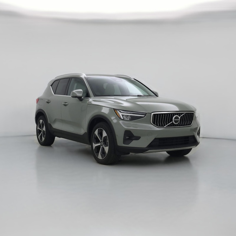 2024 Volvo XC40 B5 Plus Bright Theme